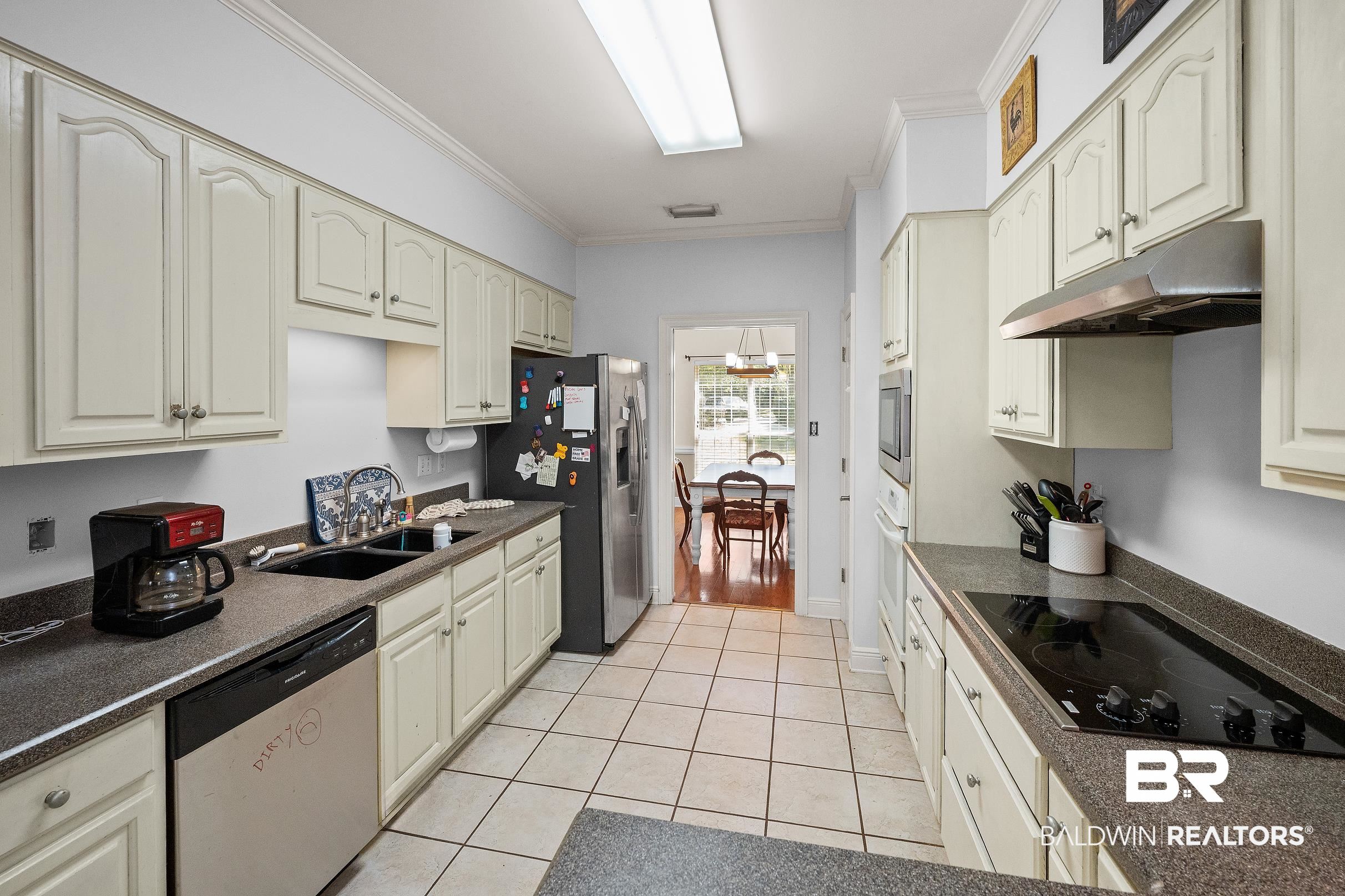 8087 Palmetto Court