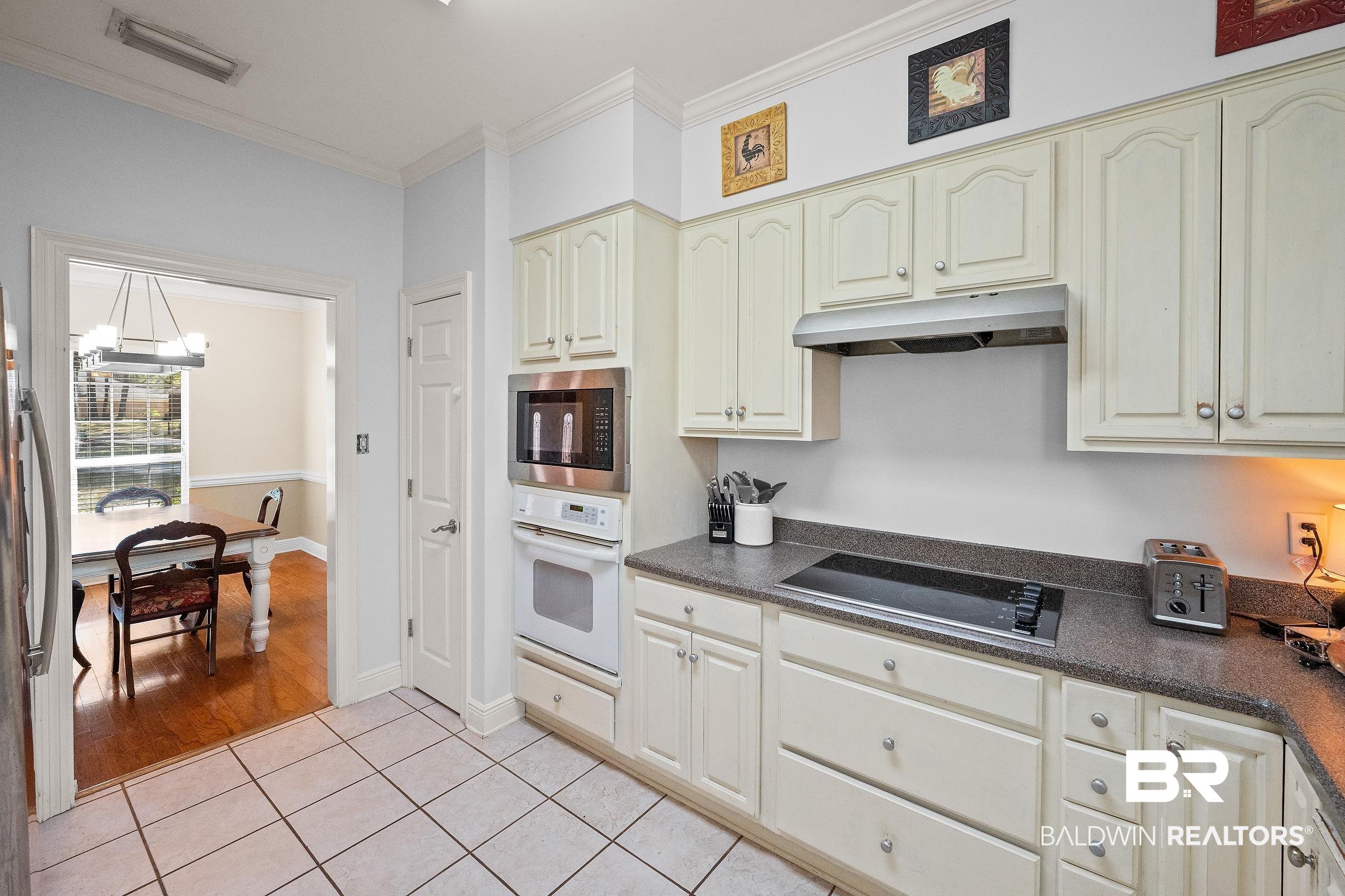 8087 Palmetto Court