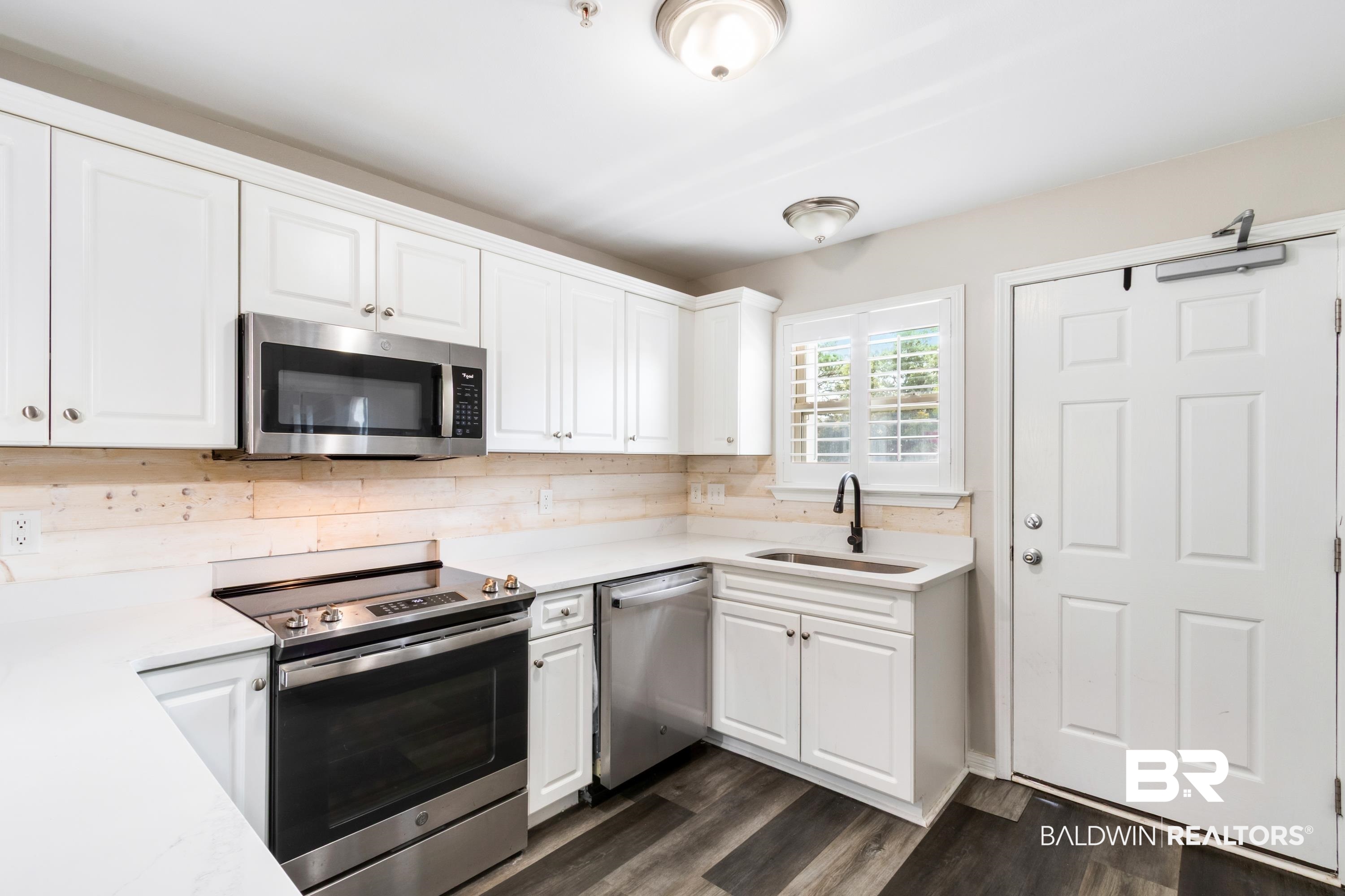 25957 Canal Road 208
