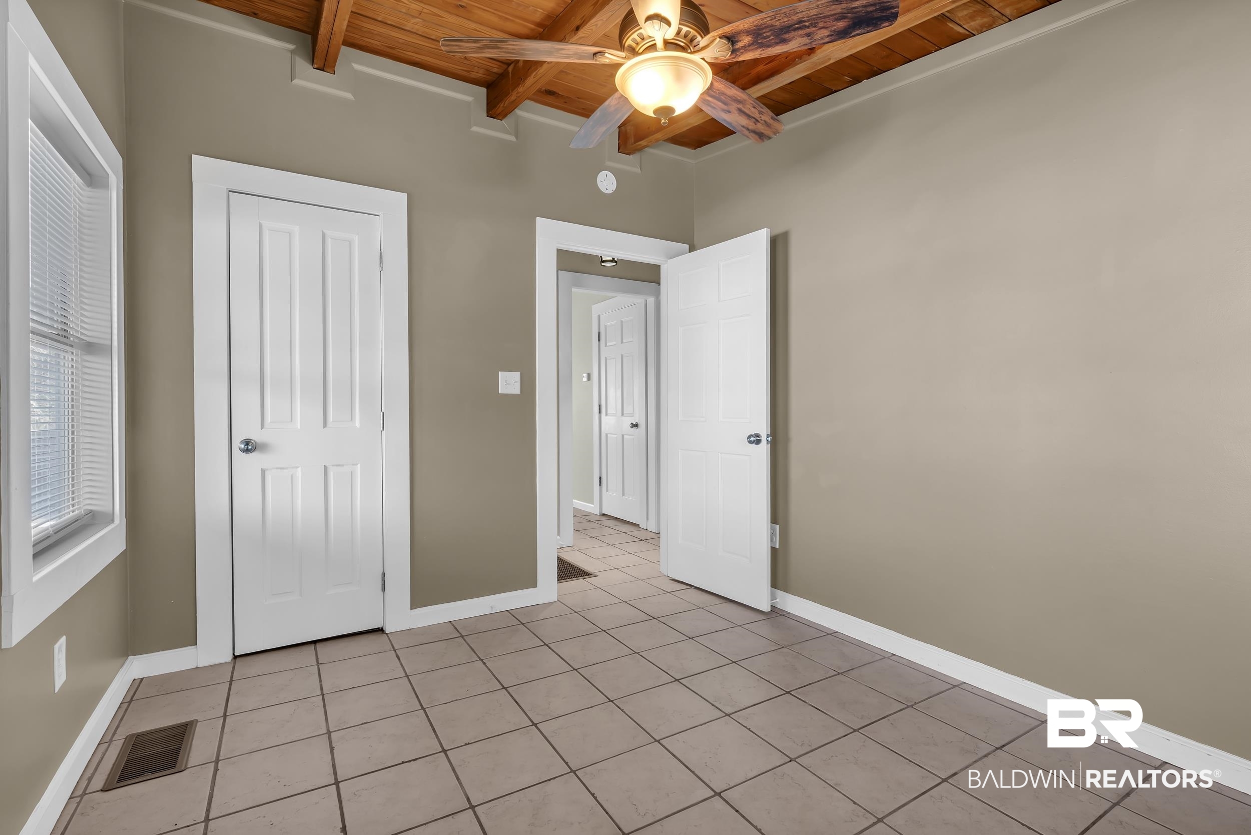 120 W 3rd Avenue, GulfShores