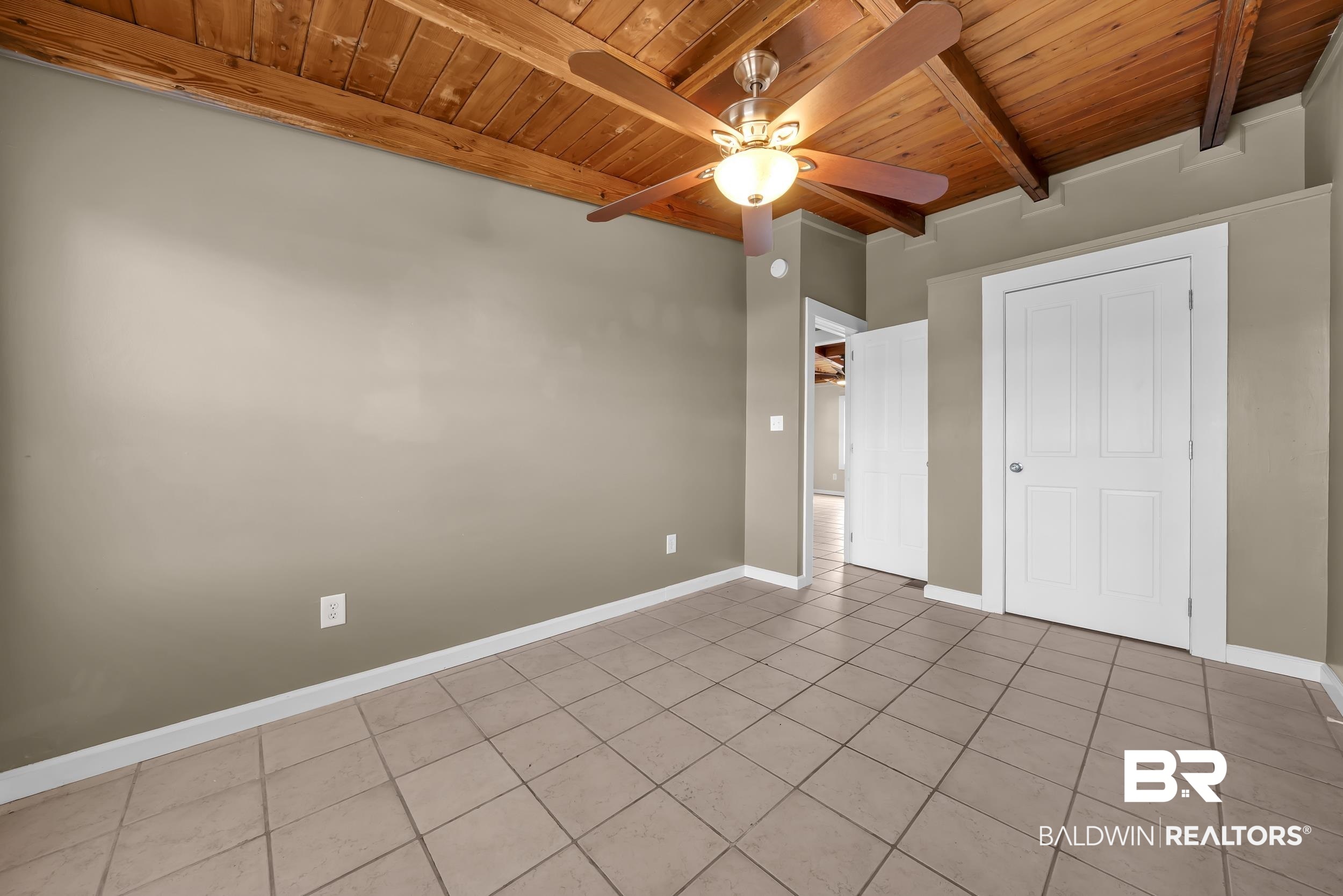 120 W 3rd Avenue, GulfShores