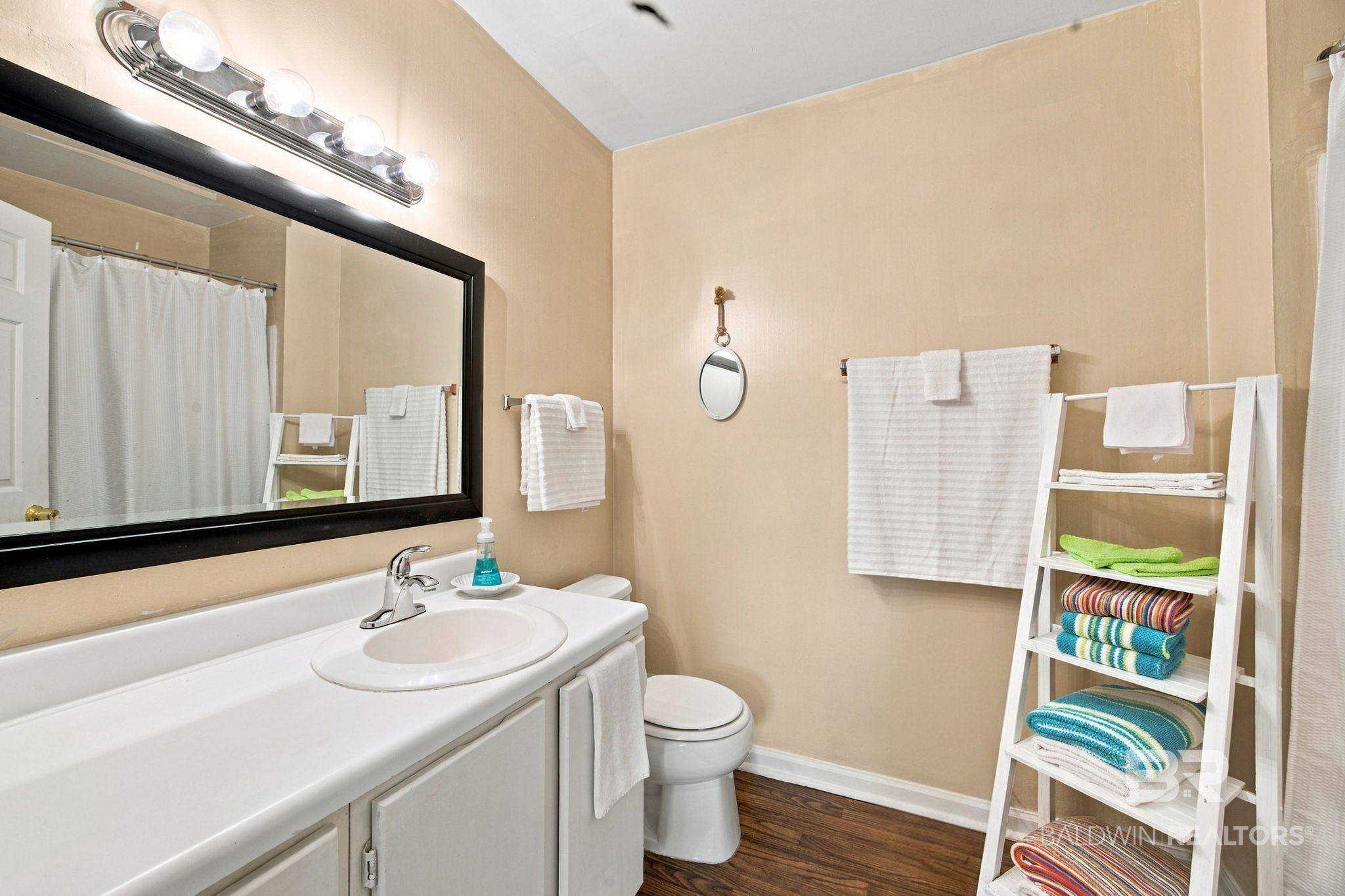 6194 State Highway 59 # Q7