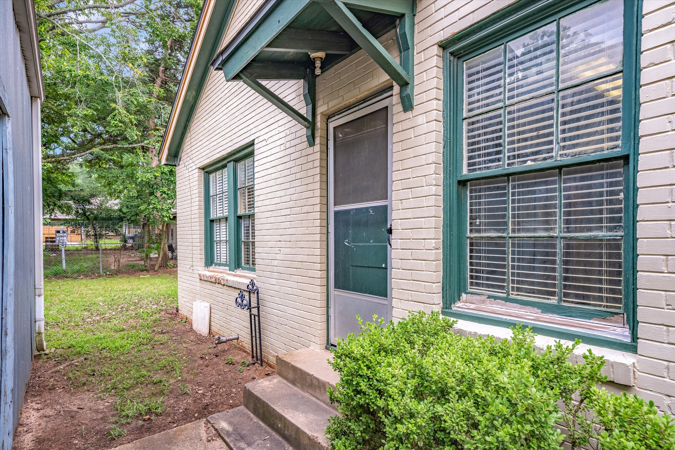 106 S College Street