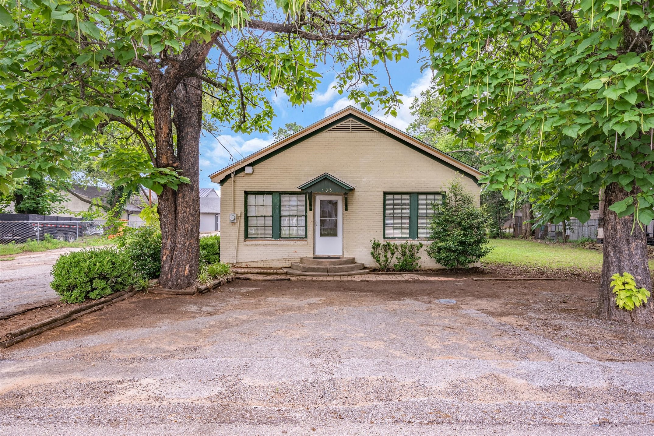 106 S College Street