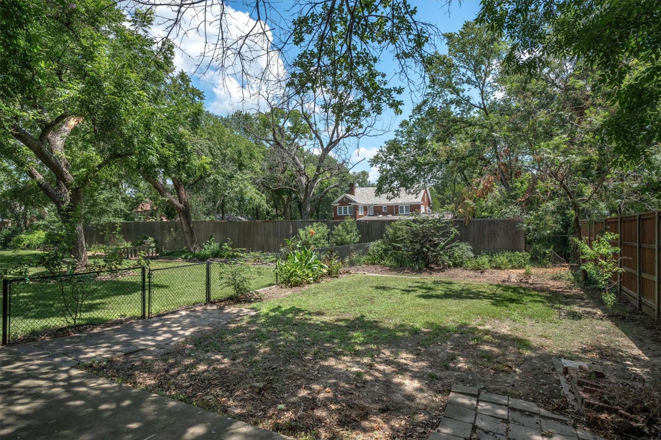 10 Cartwright Street