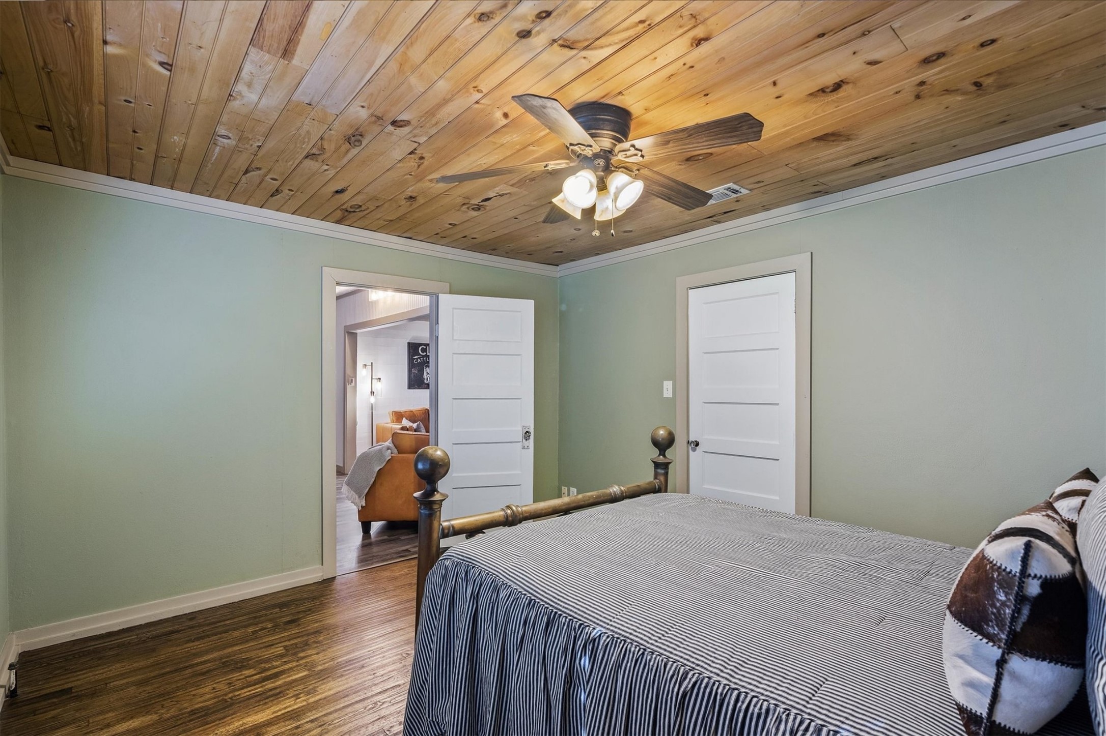 5686 County Road 323