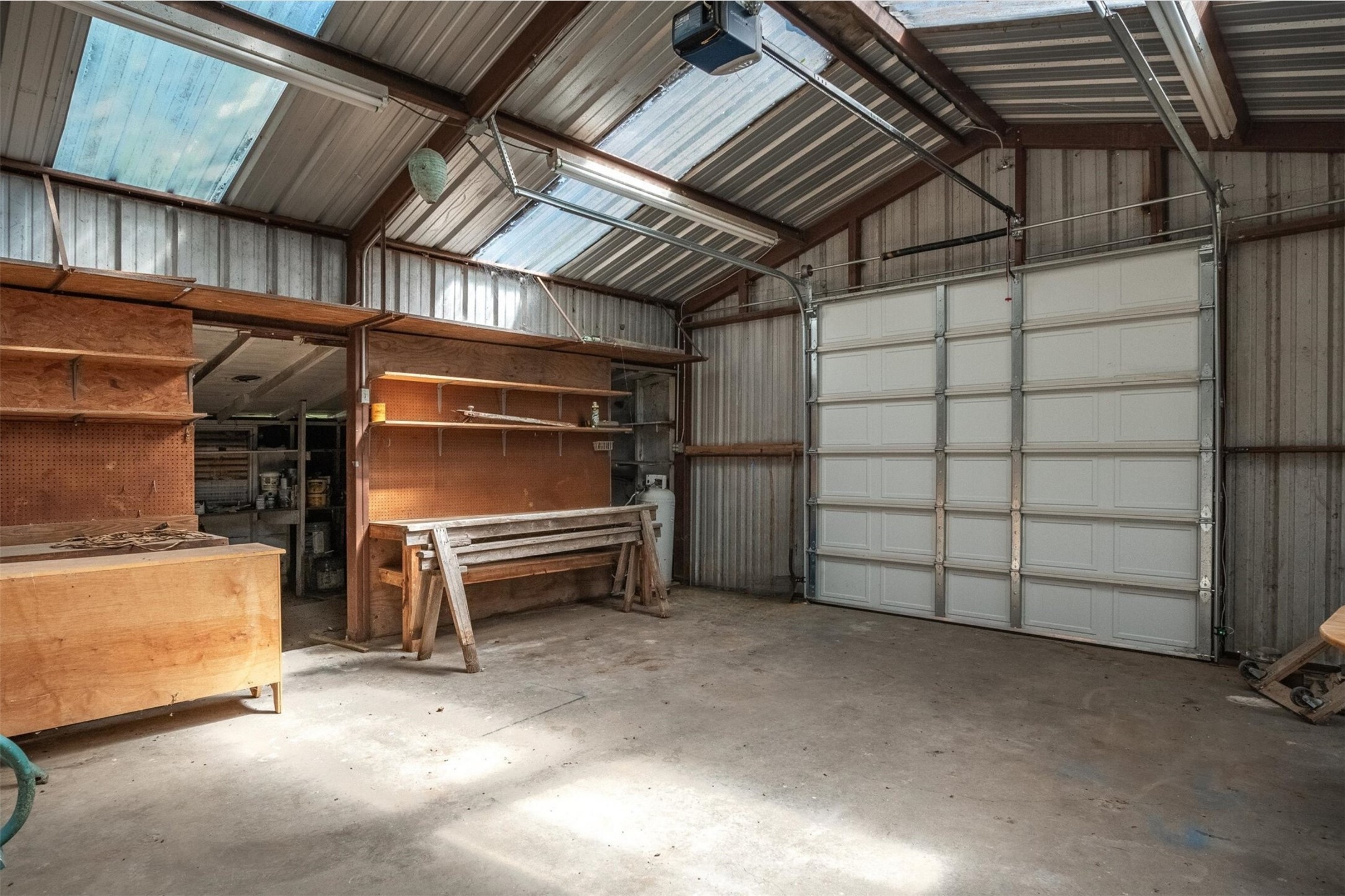 5686 County Road 323