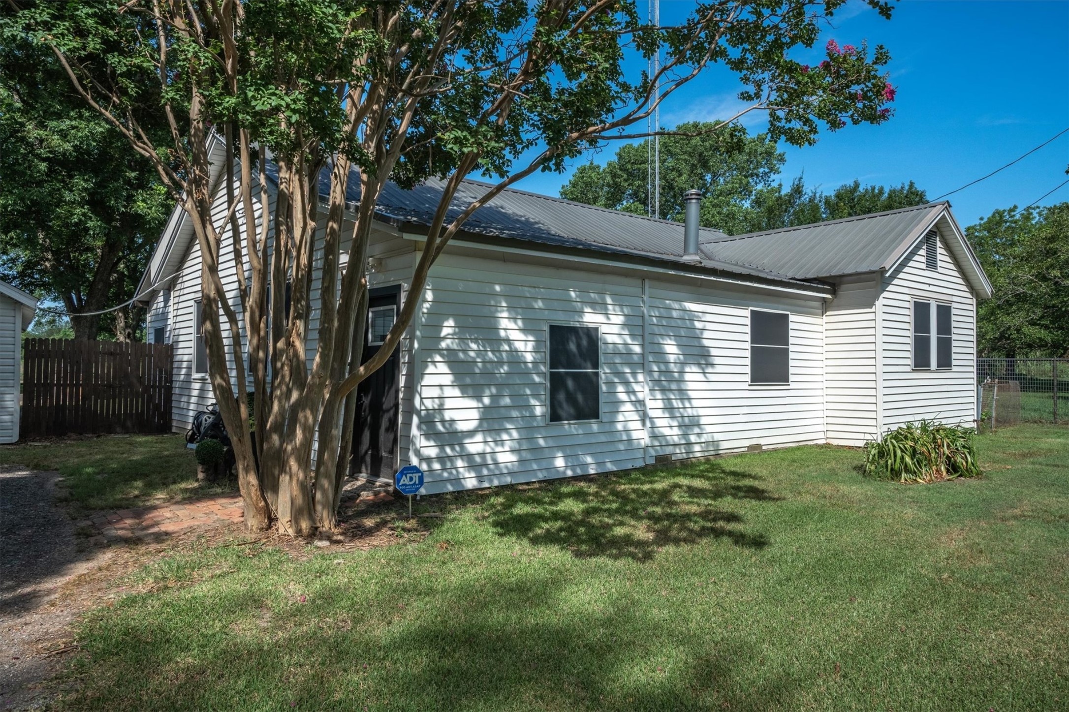 5686 County Road 323