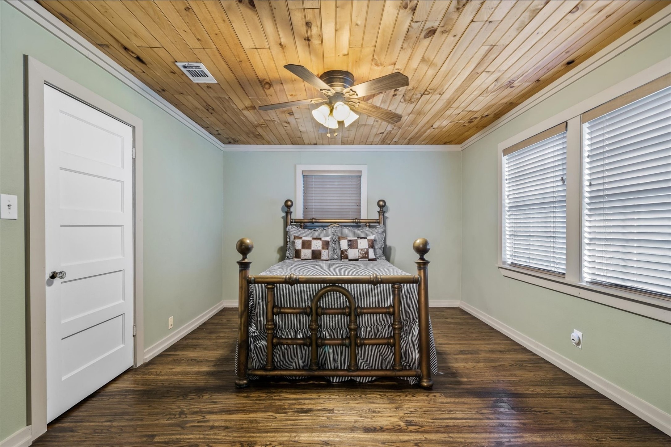 5686 County Road 323