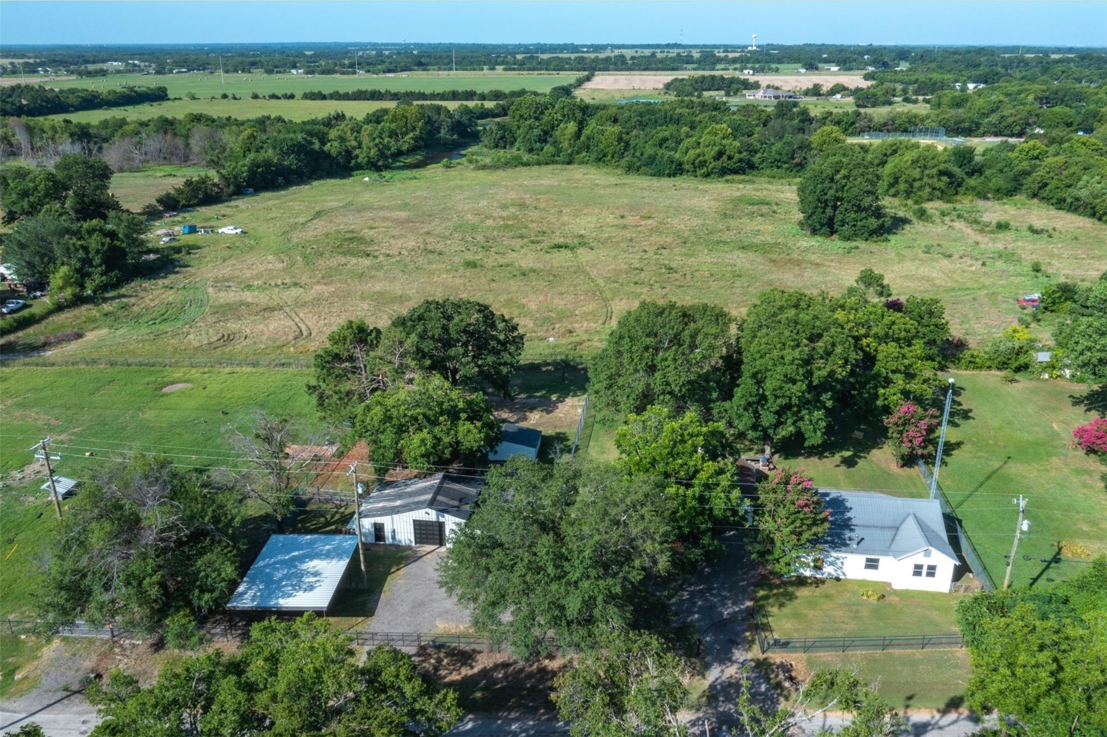 5686 County Road 323