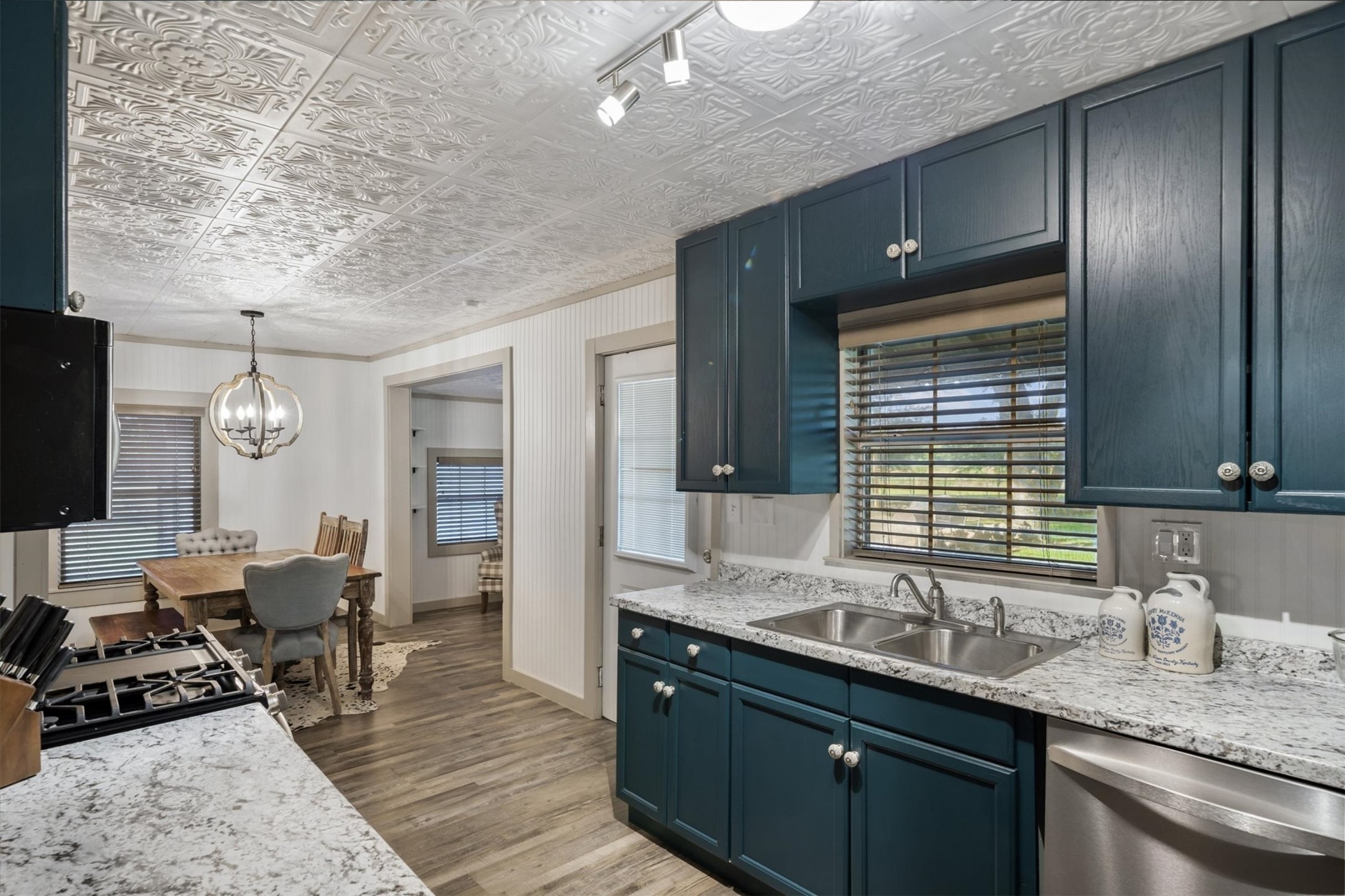 5686 County Road 323