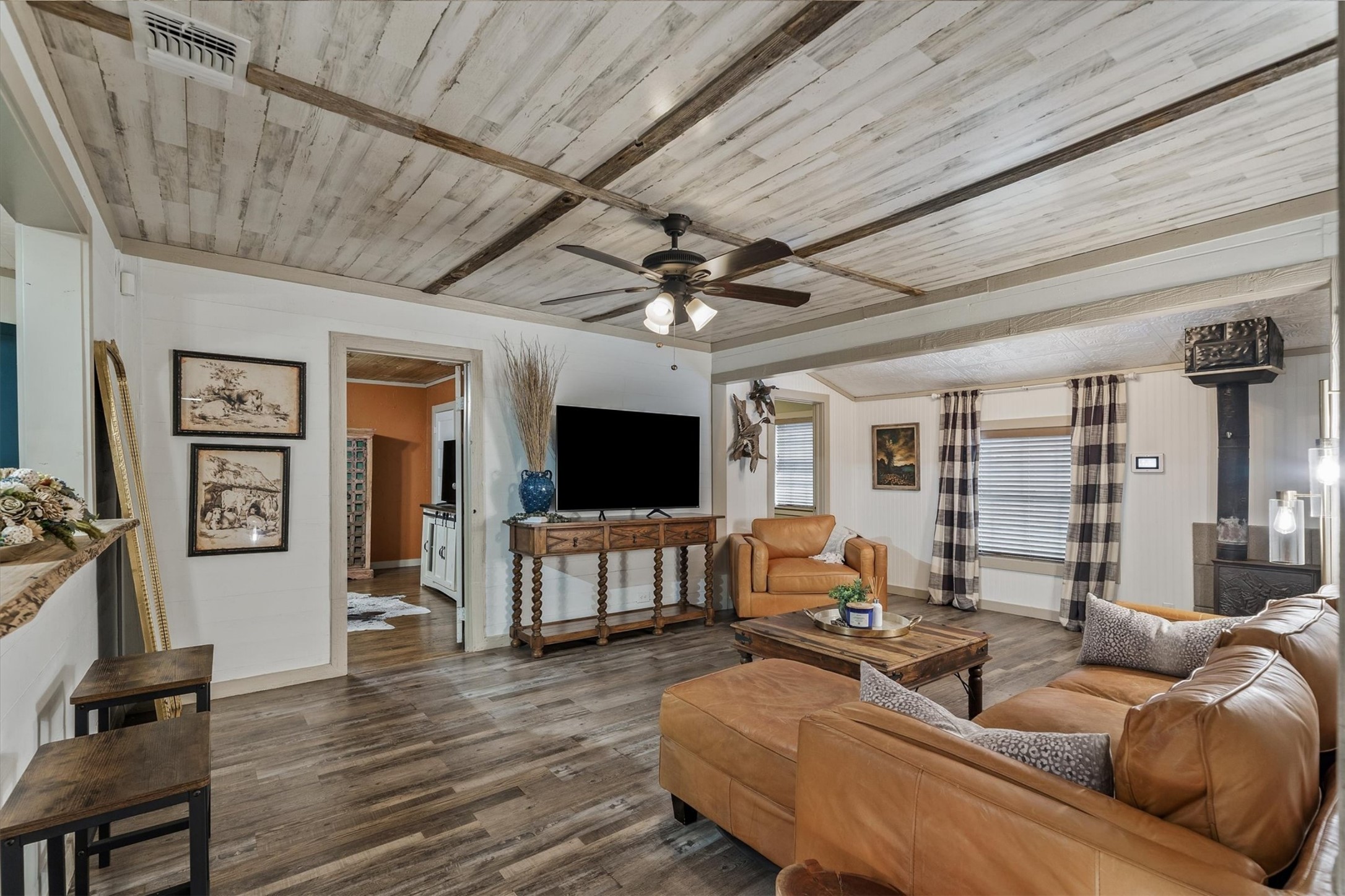 5686 County Road 323