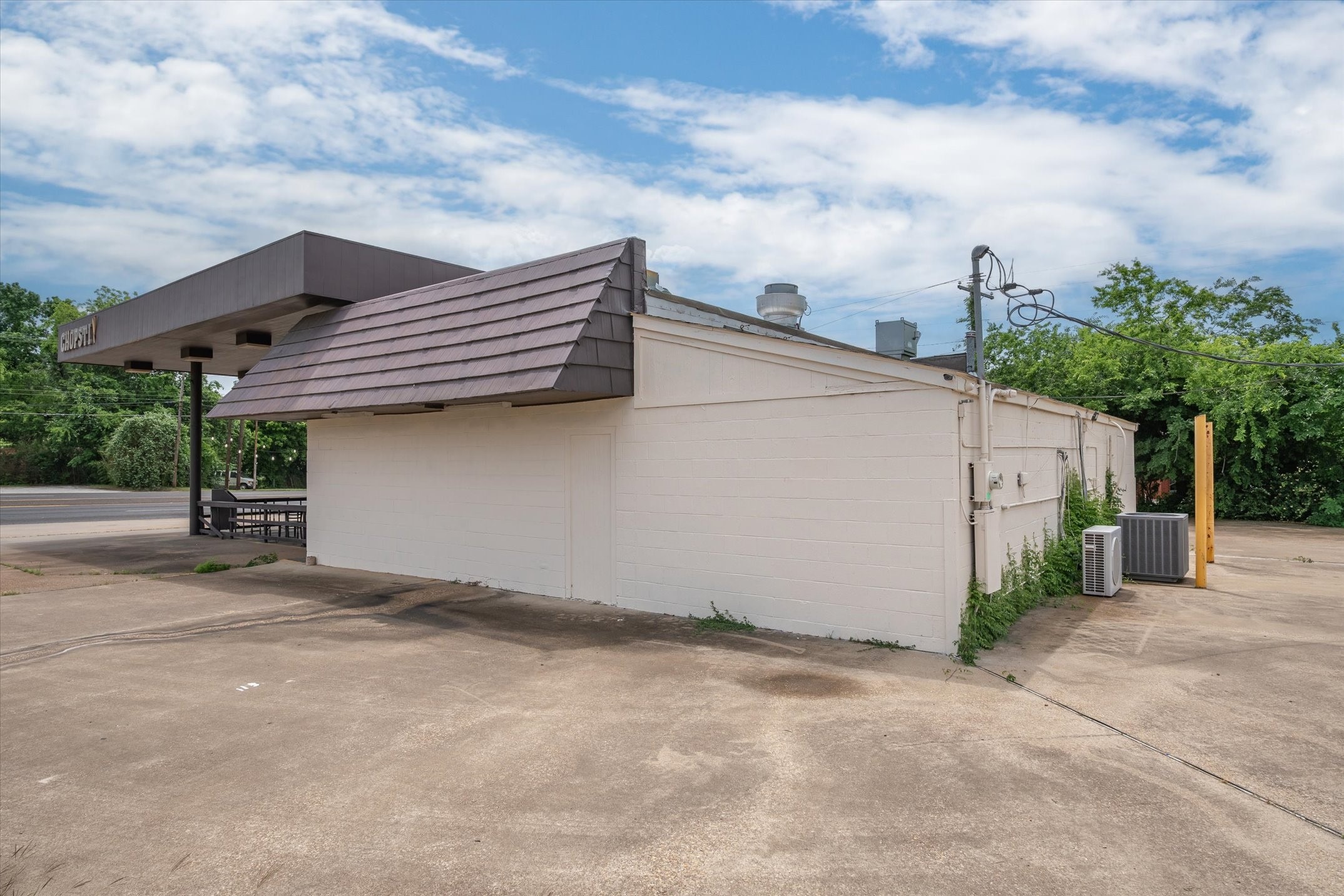 1907 W Oak Street