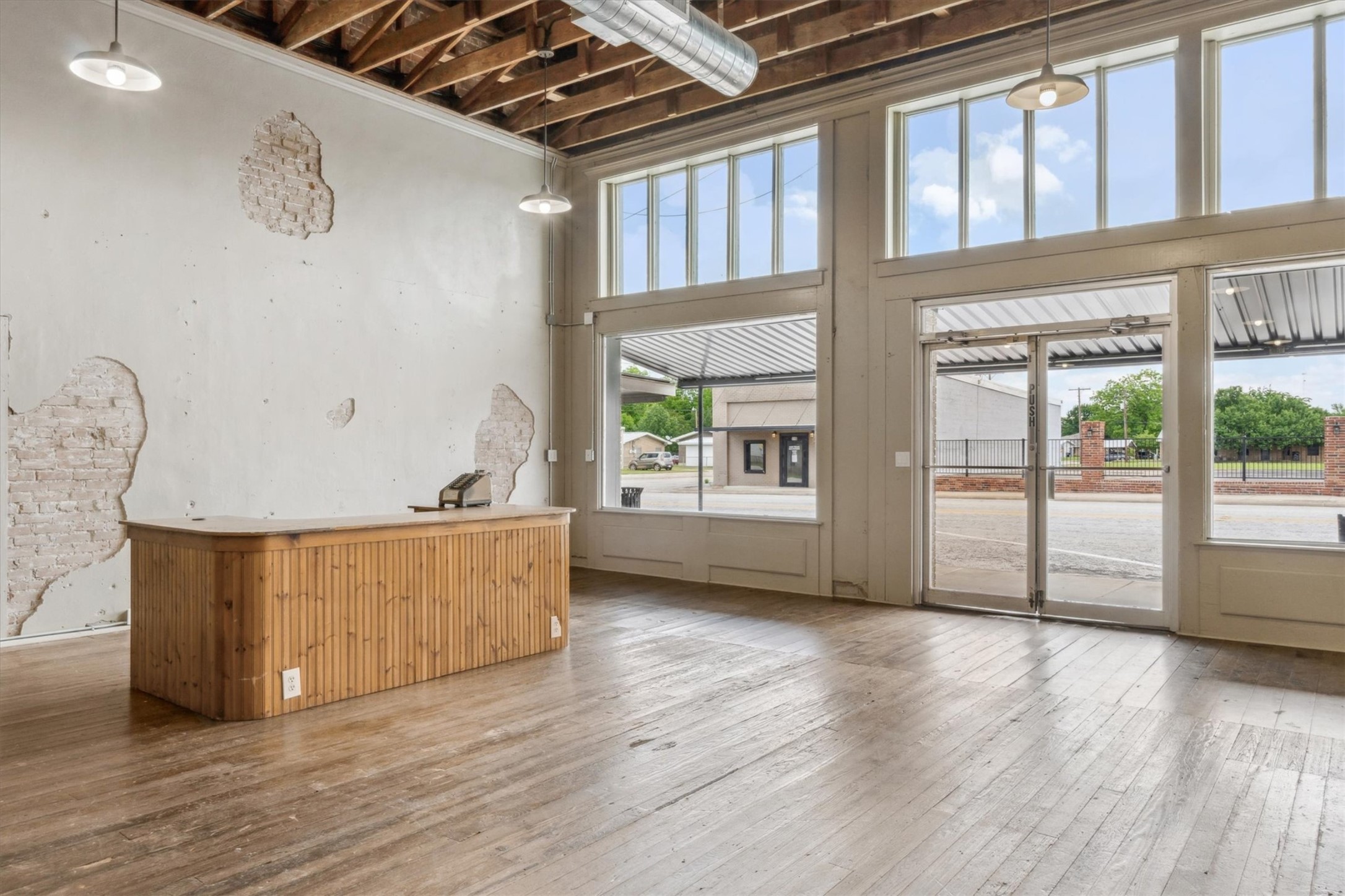 111 N Houston Street