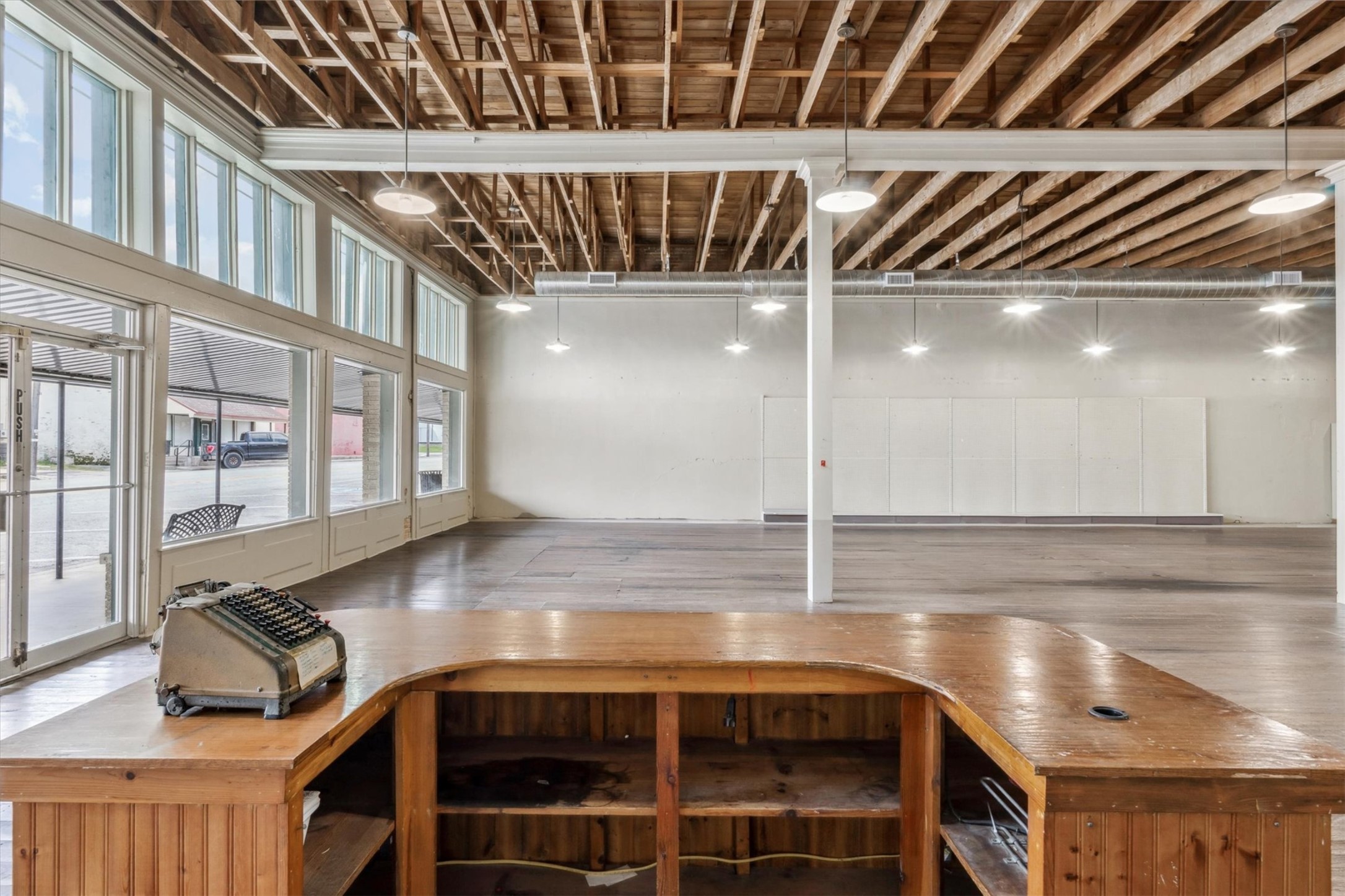 111 N Houston Street