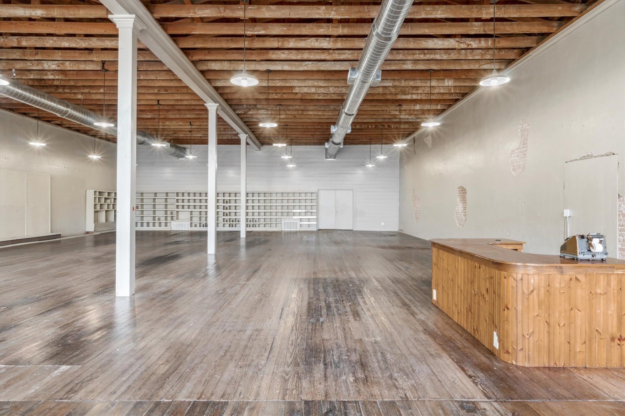 111 N Houston Street