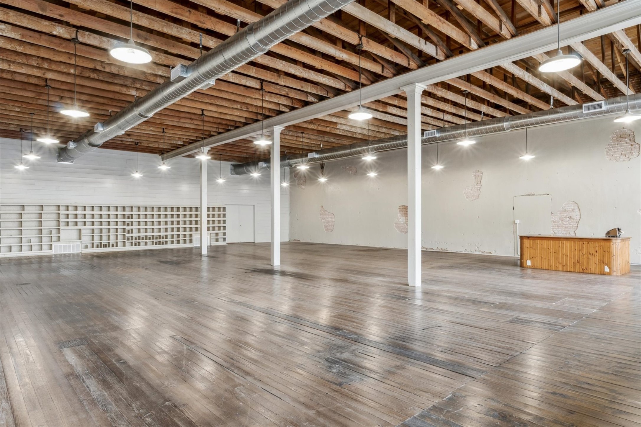 111 N Houston Street