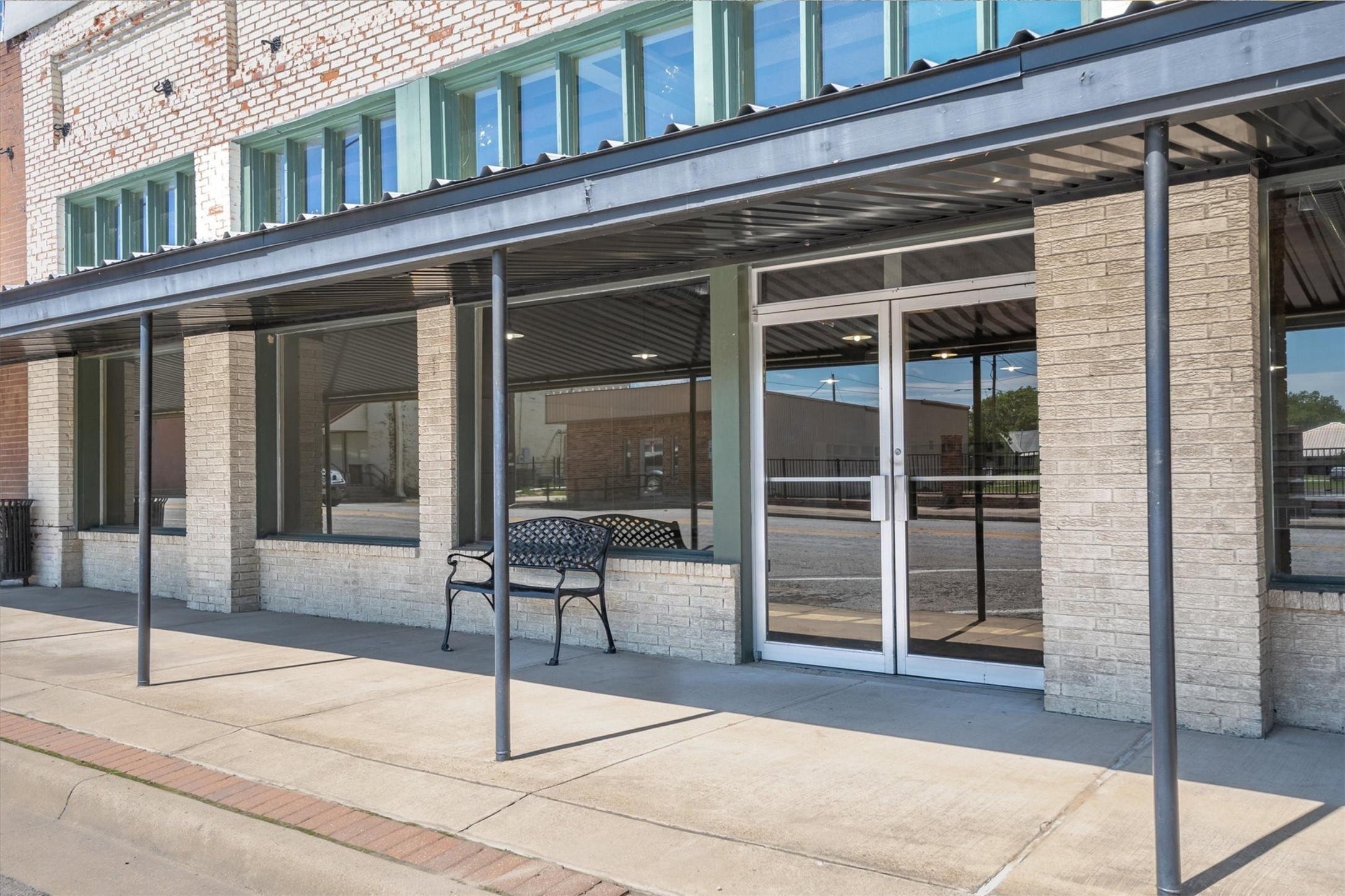 111 N Houston Street