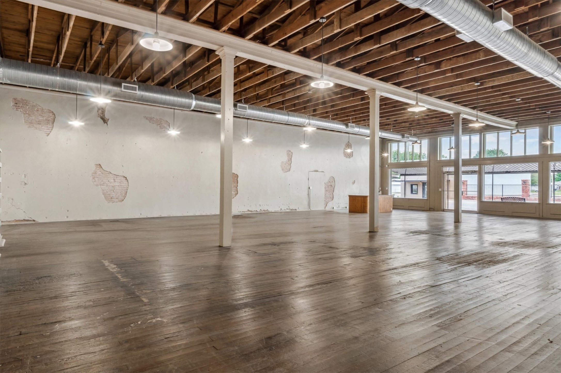 111 N Houston Street