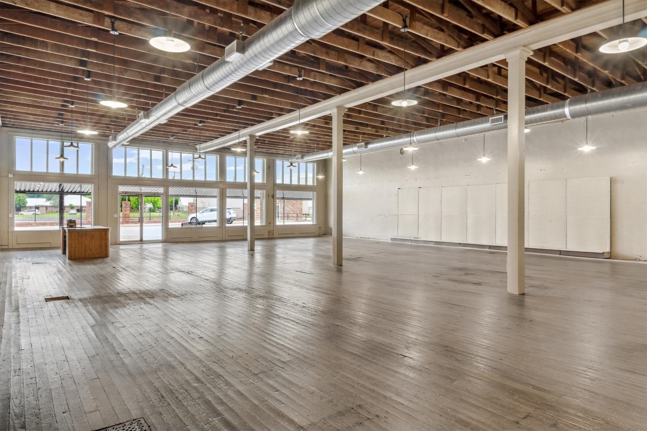 111 N Houston Street