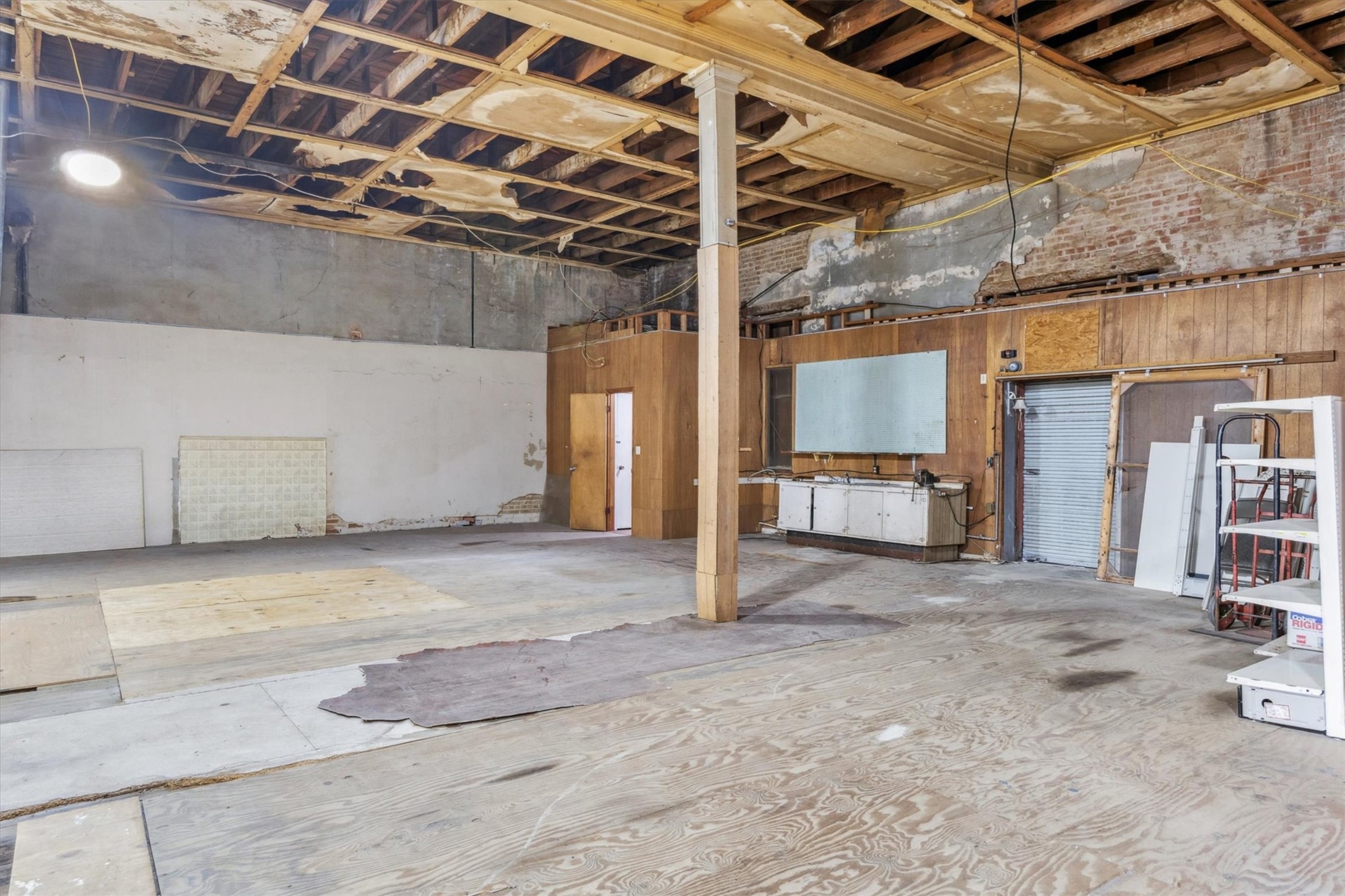 111 N Houston Street