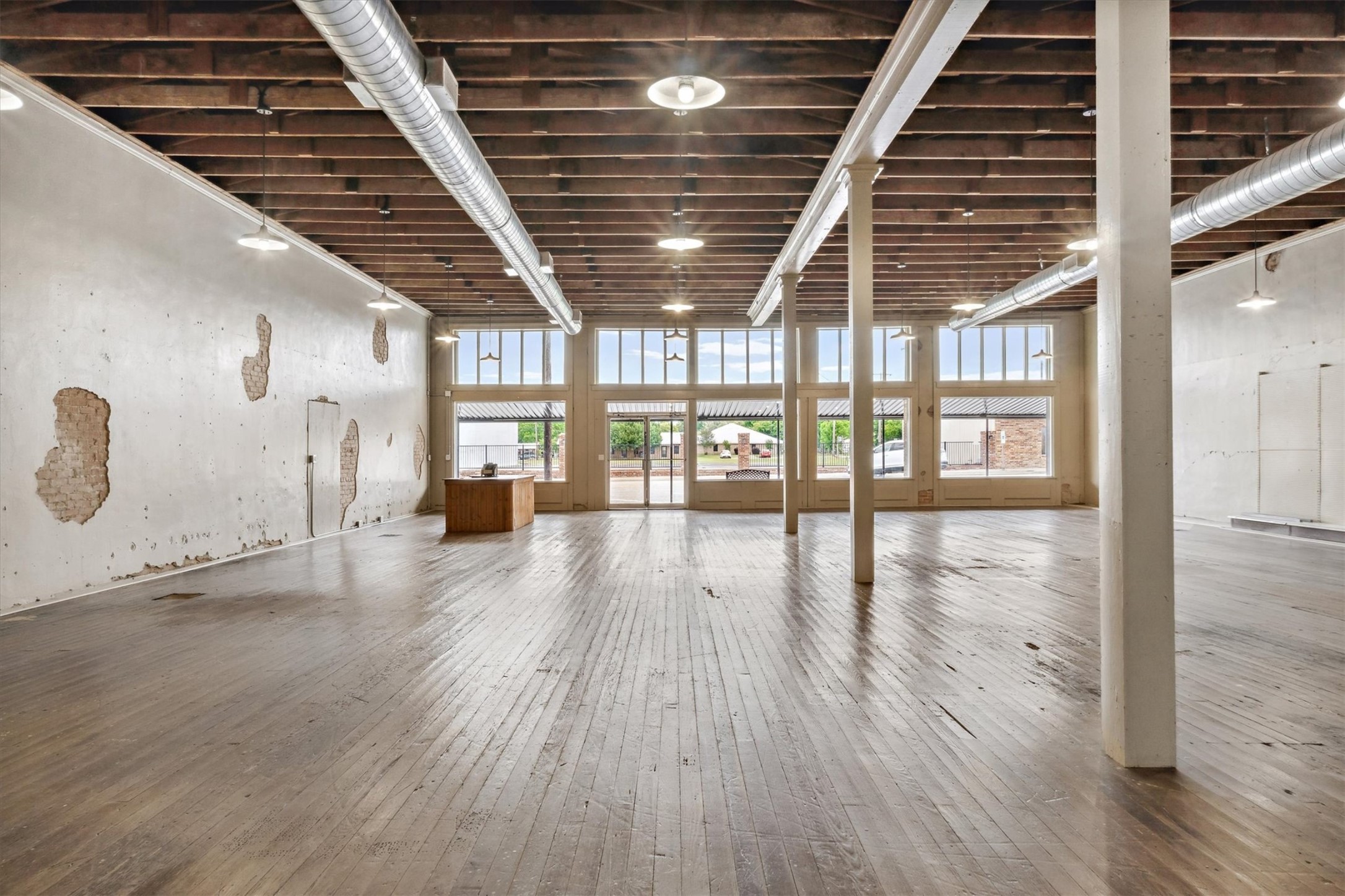 111 N Houston Street