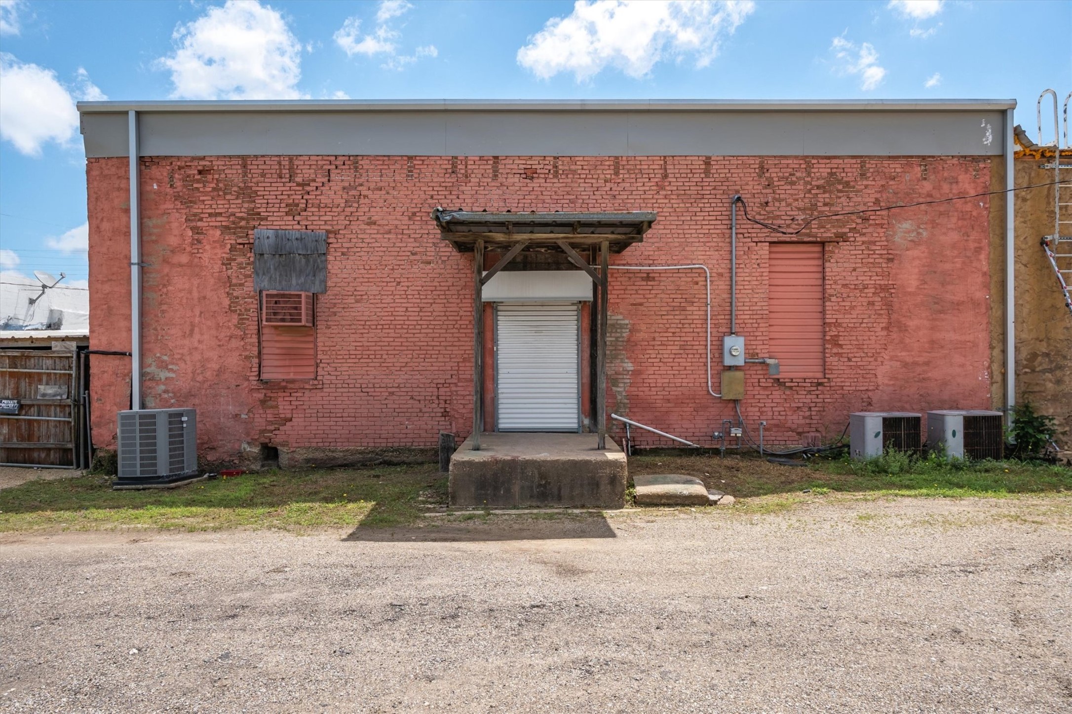 111 N Houston Street