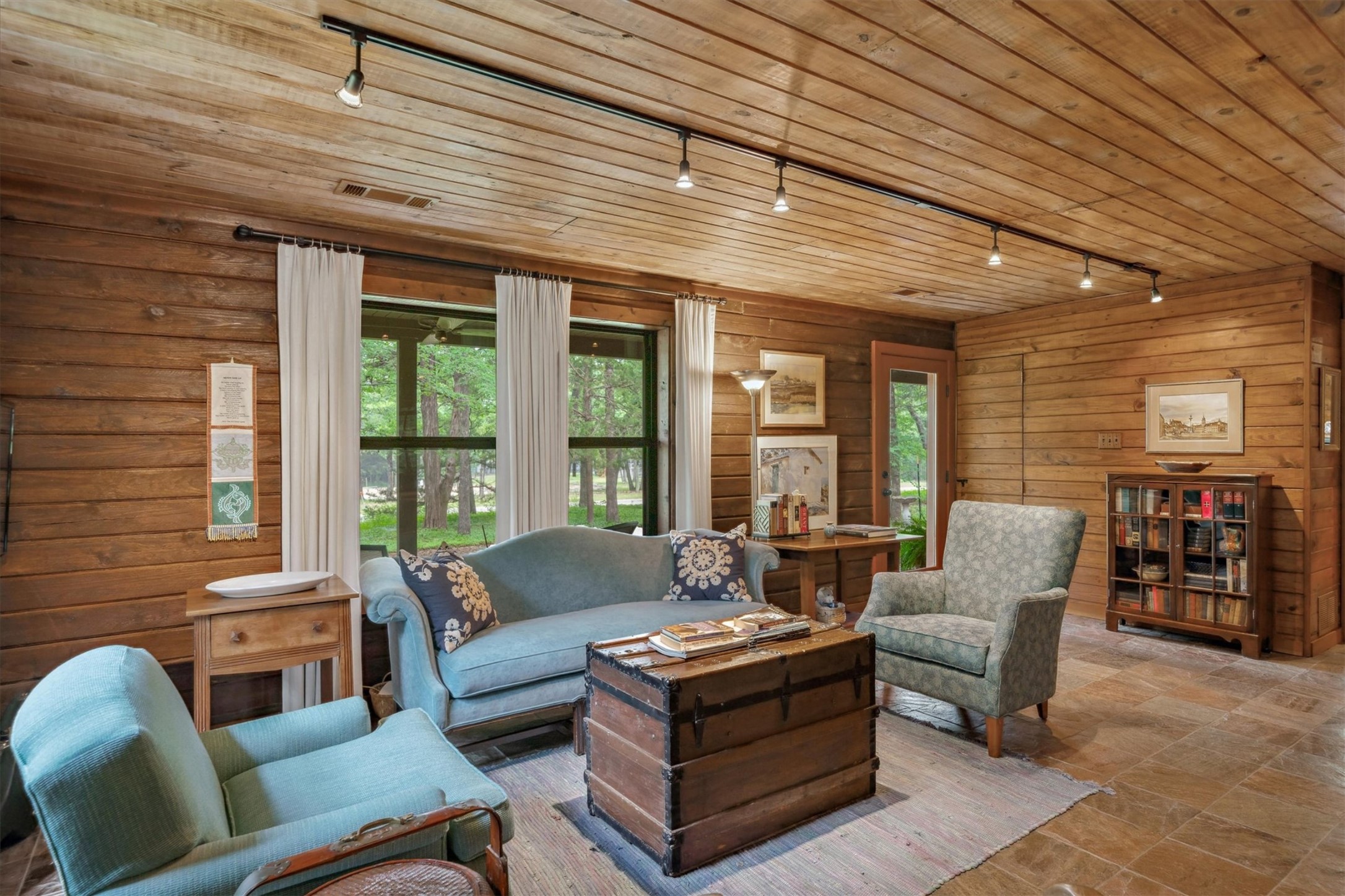 203 Private Road 3780