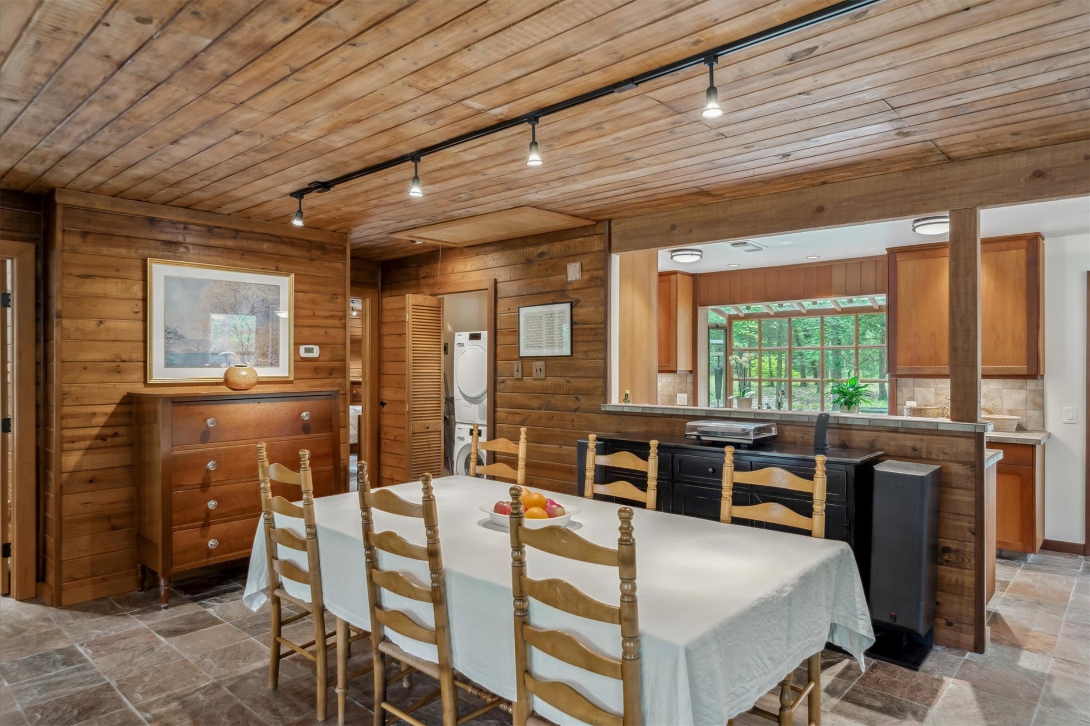 203 Private Road 3780