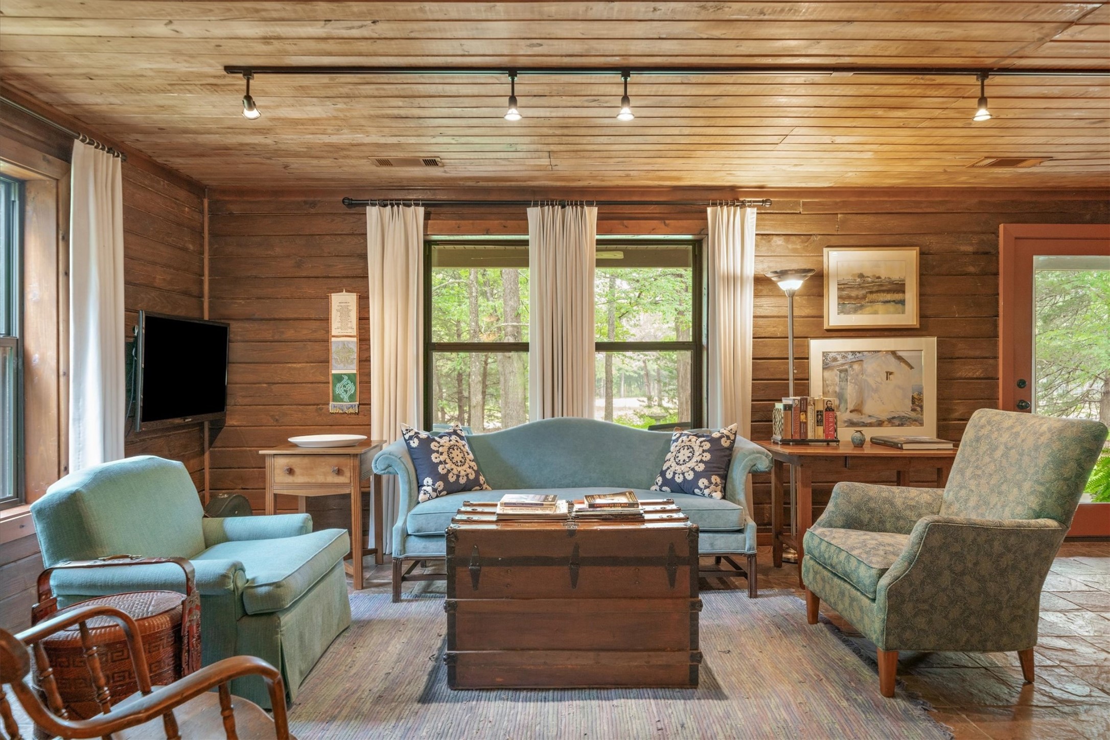 203 Private Road 3780