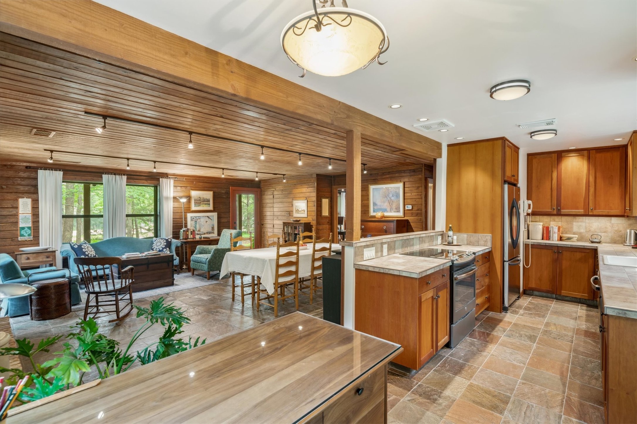 203 Private Road 3780