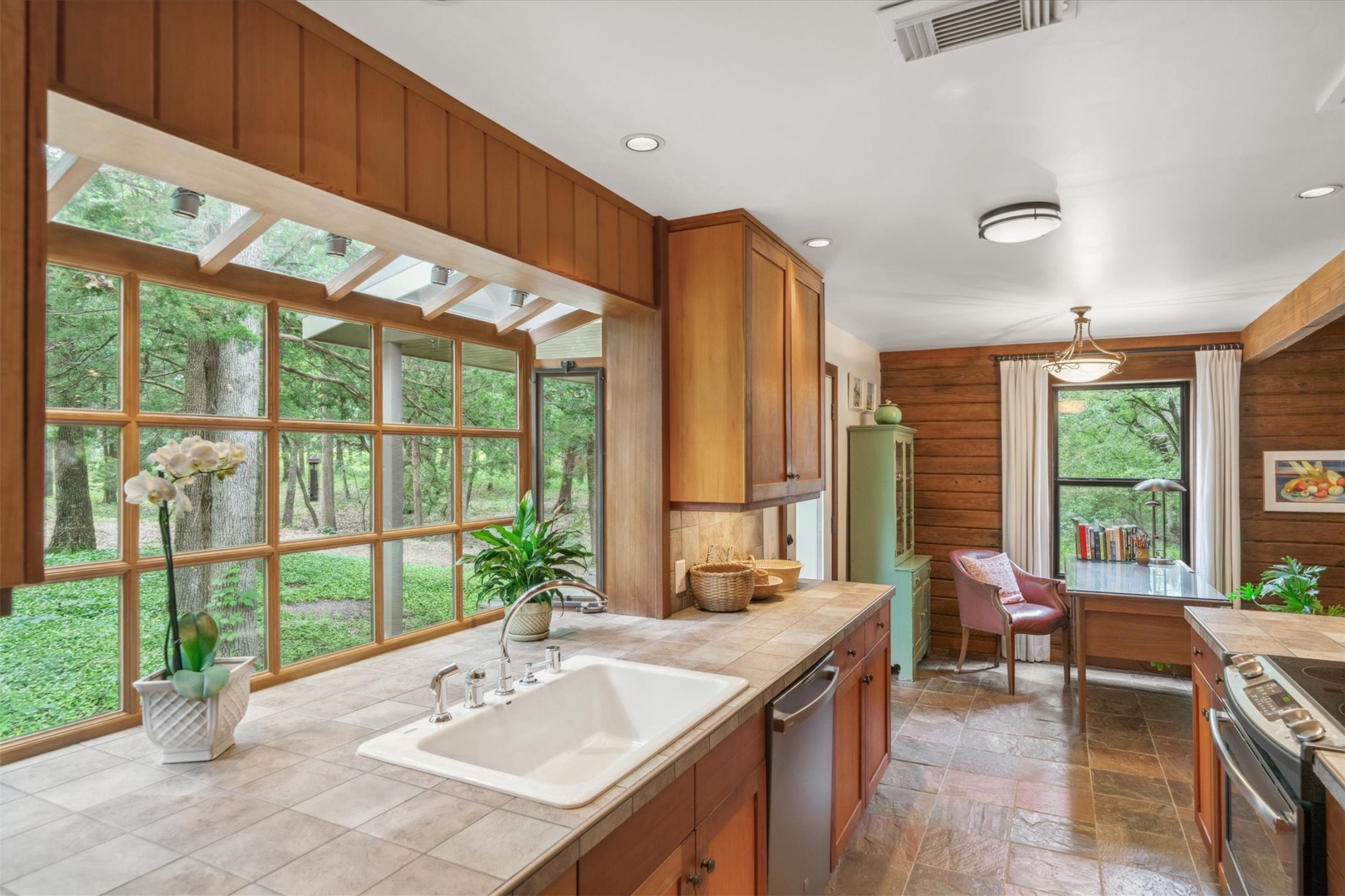 203 Private Road 3780