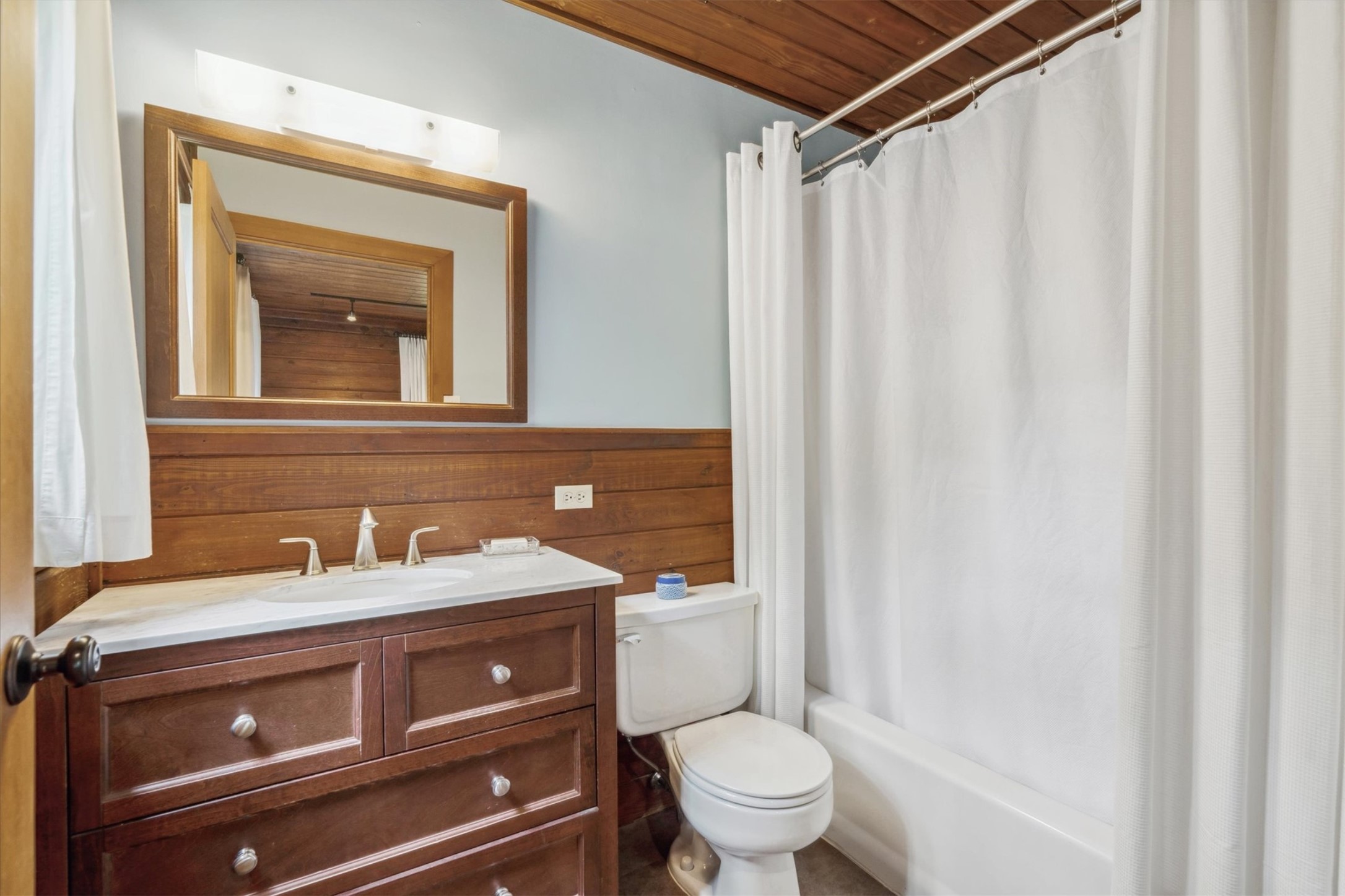 203 Private Road 3780