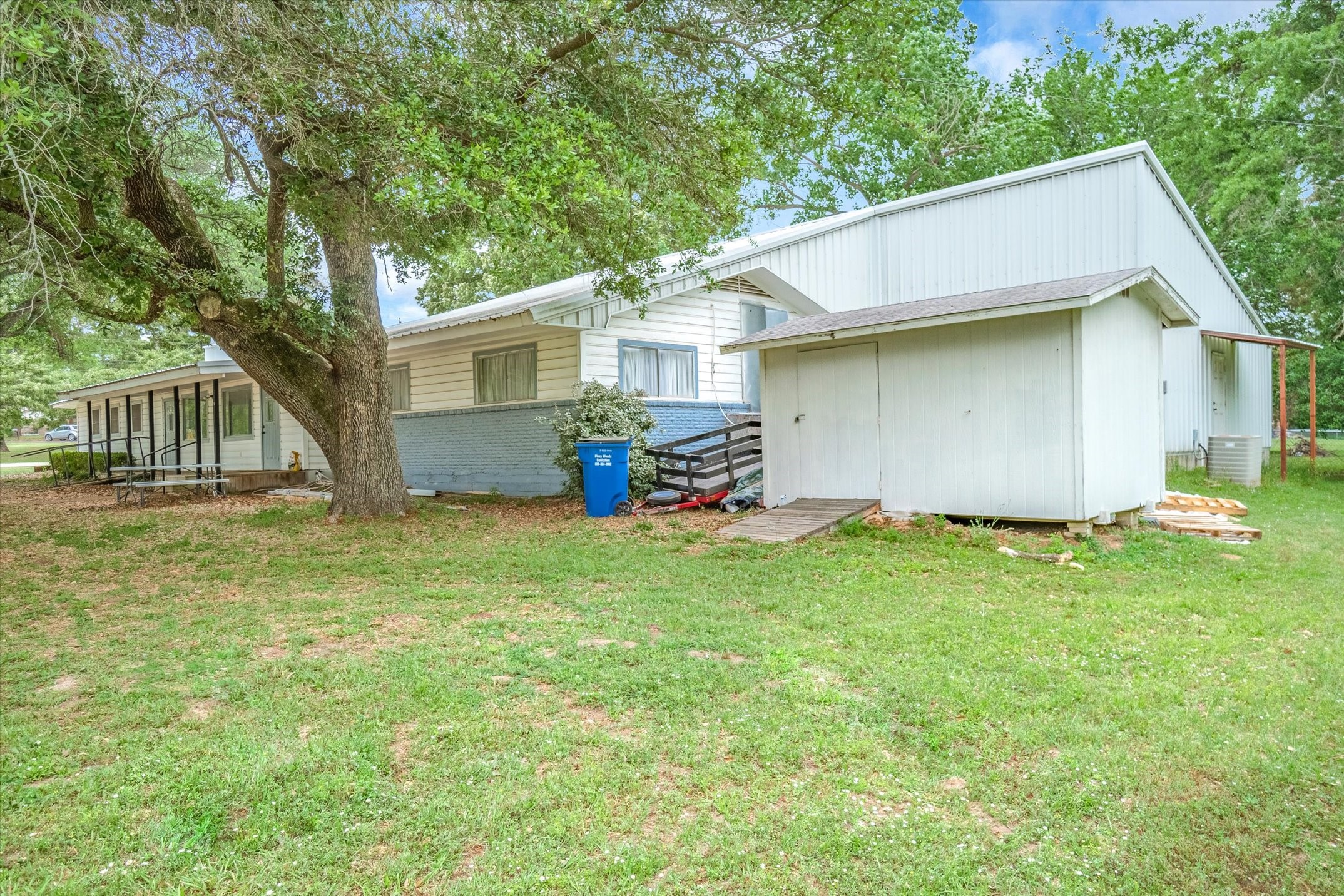 1500 N Spring Street