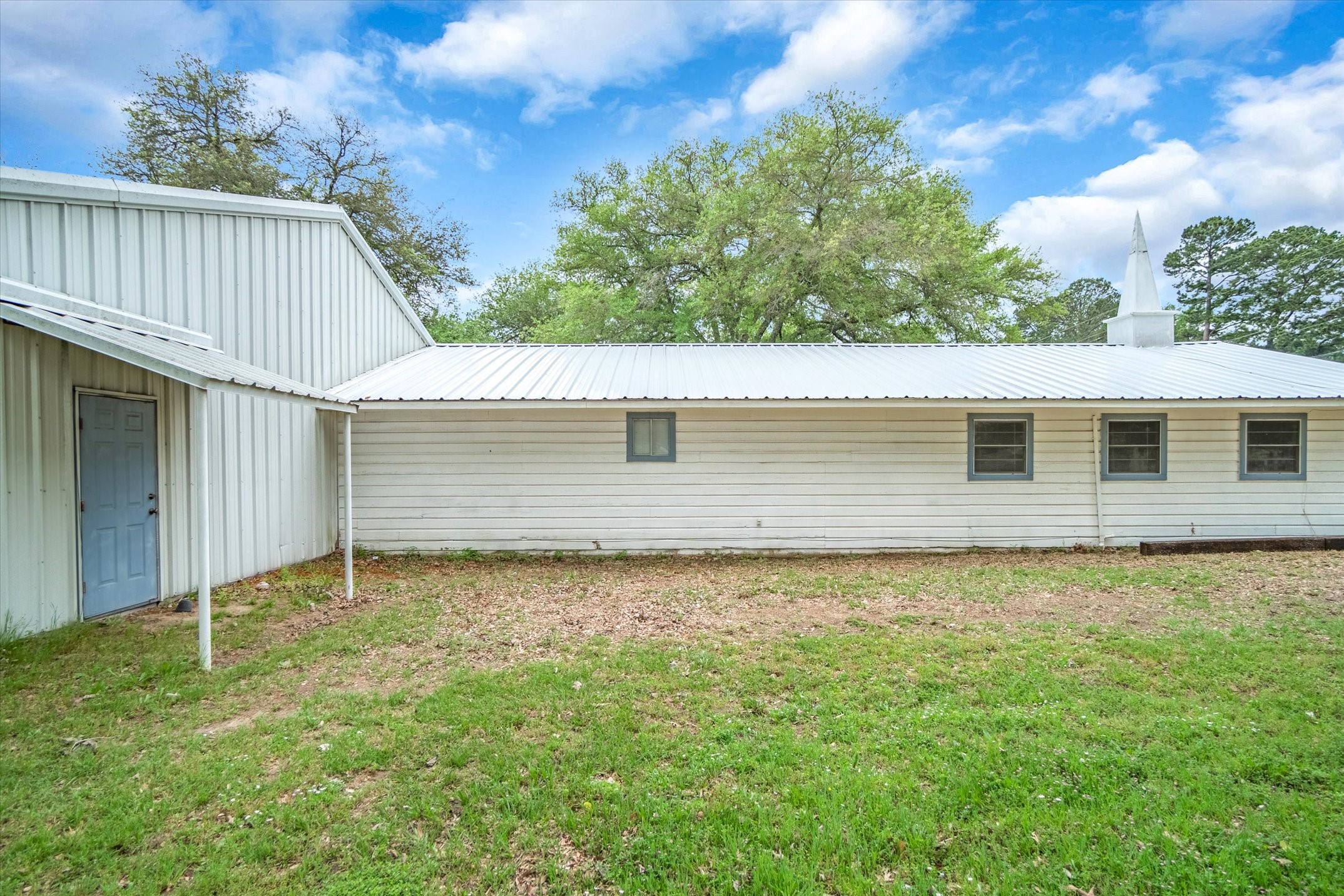 1500 N Spring Street