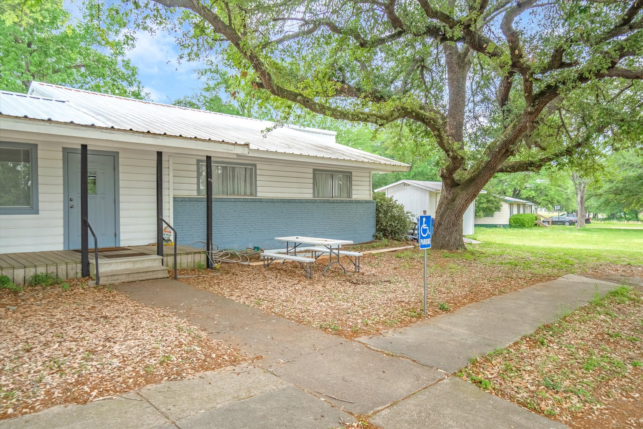 1500 N Spring Street