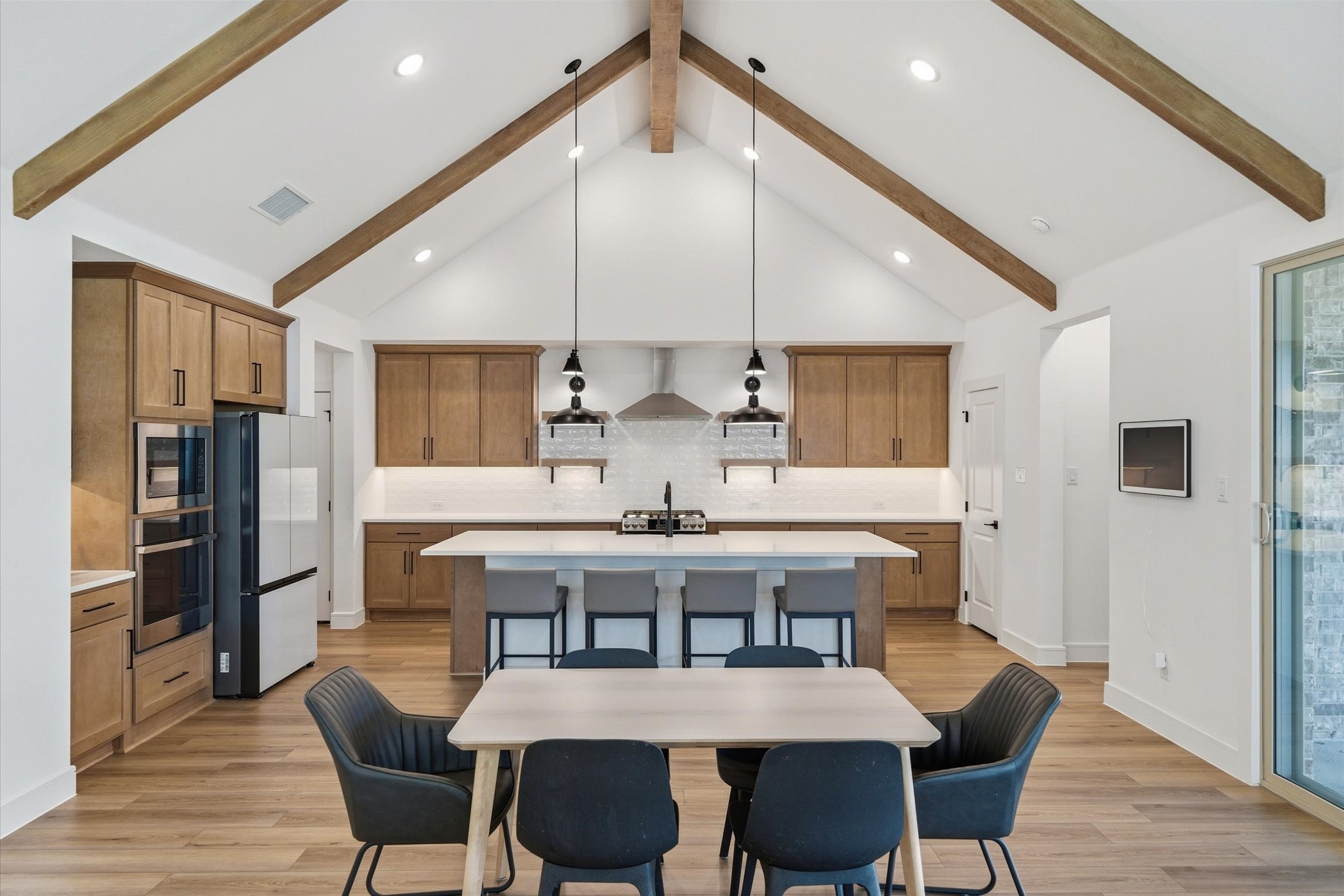1018 Bleriot Drive