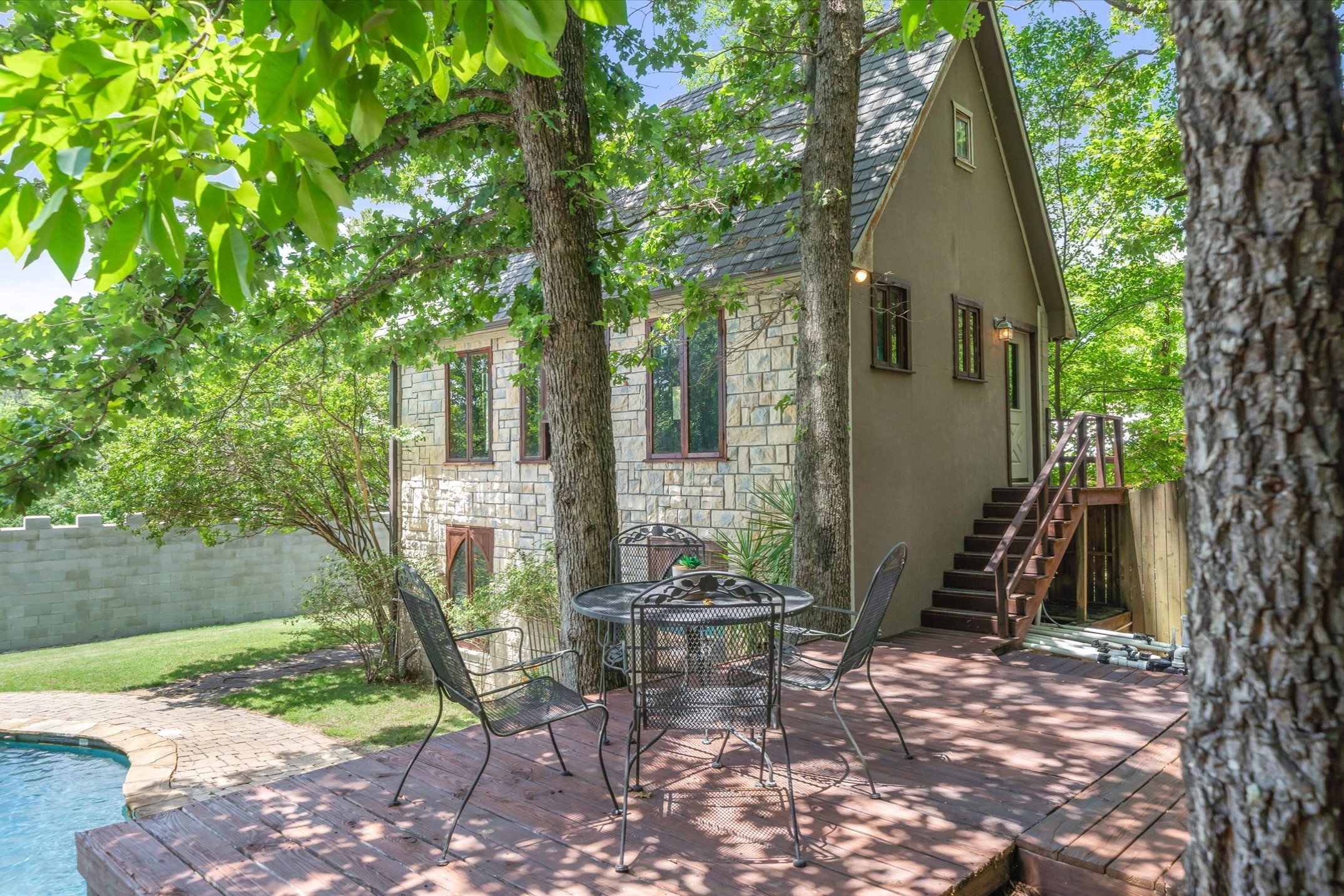 1056 County Road 3810