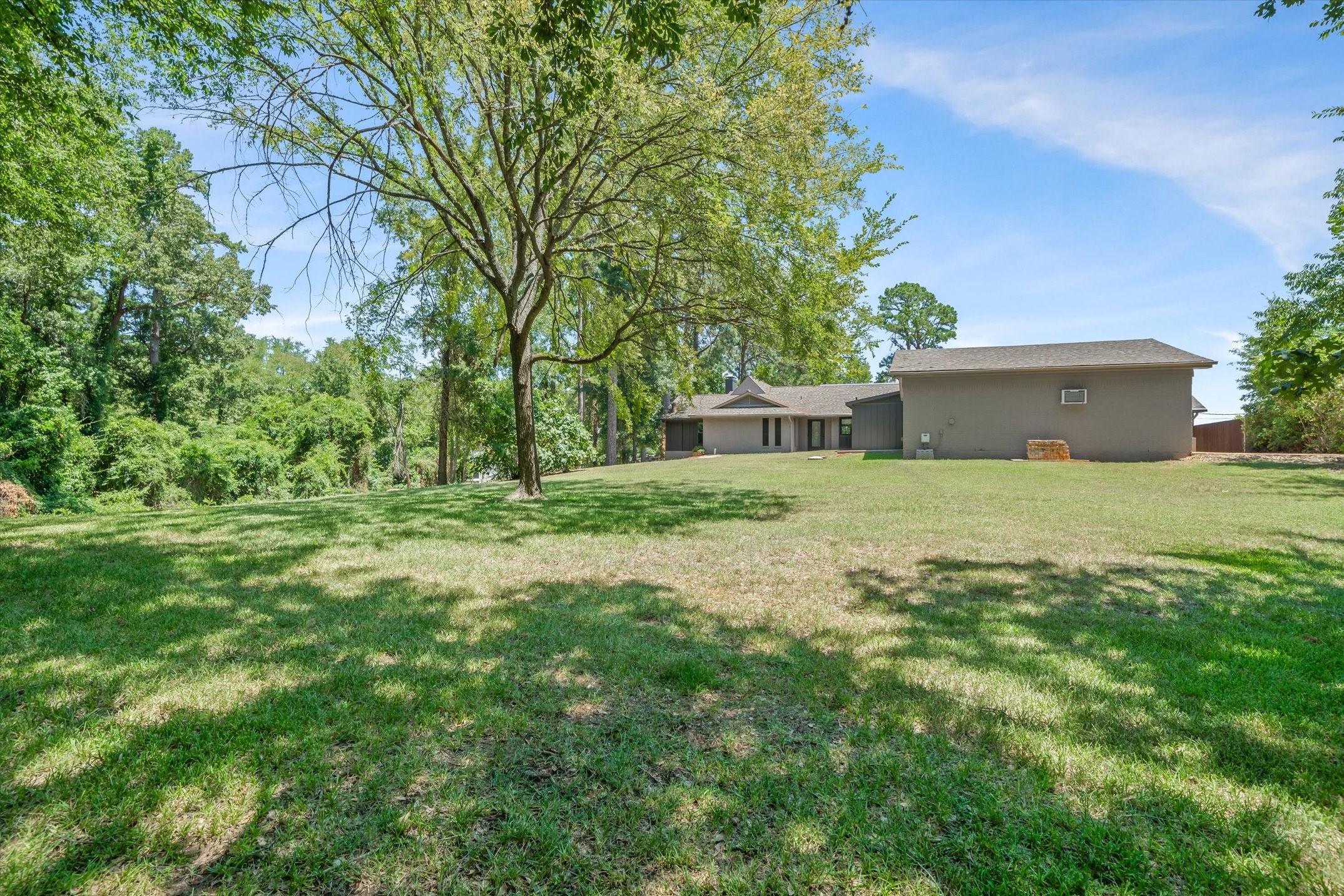 1428 Lakeshore