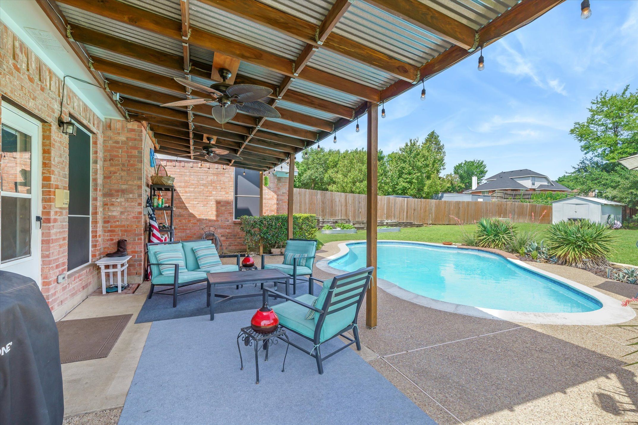 2113 Blackfoot Trail