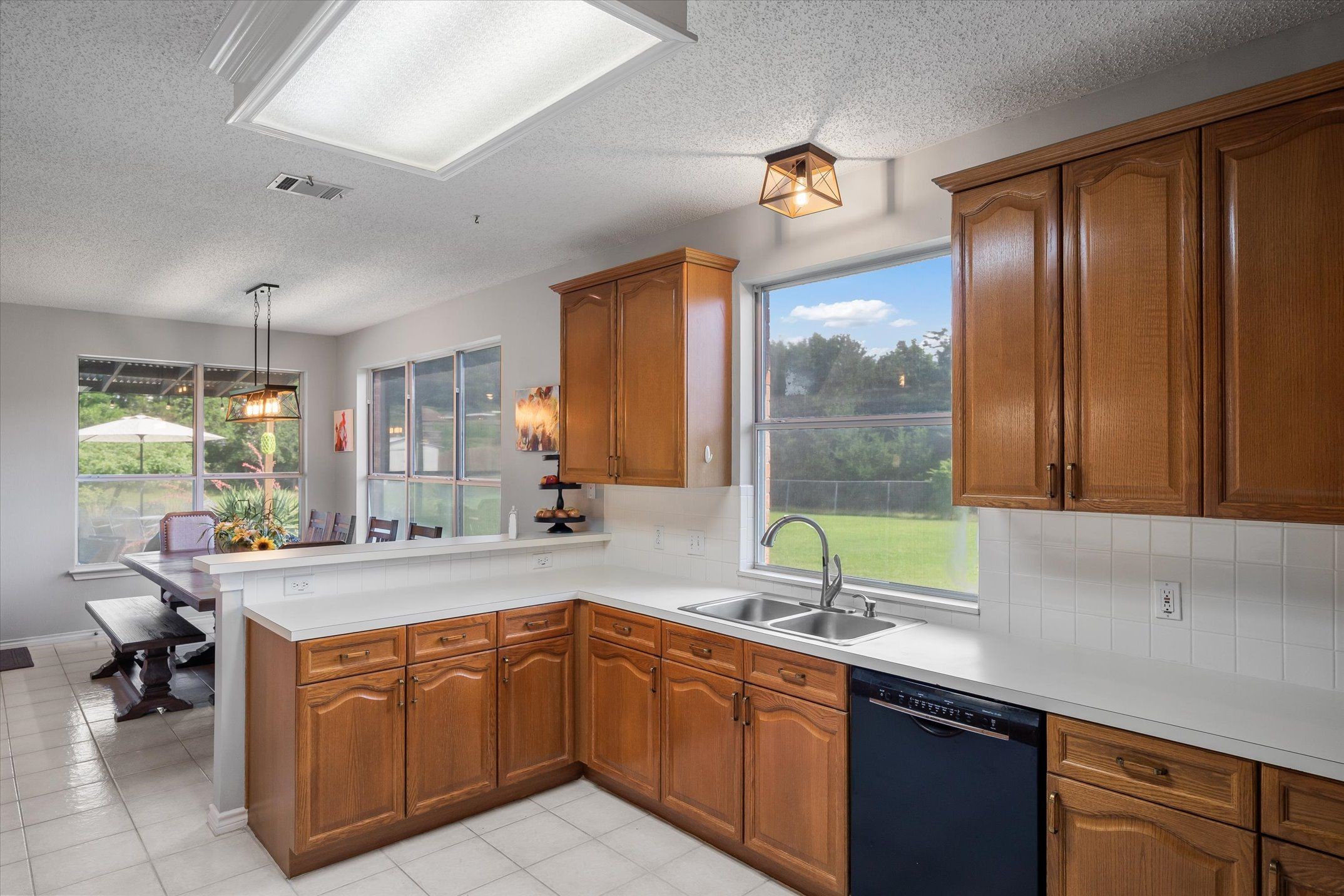 2113 Blackfoot Trail
