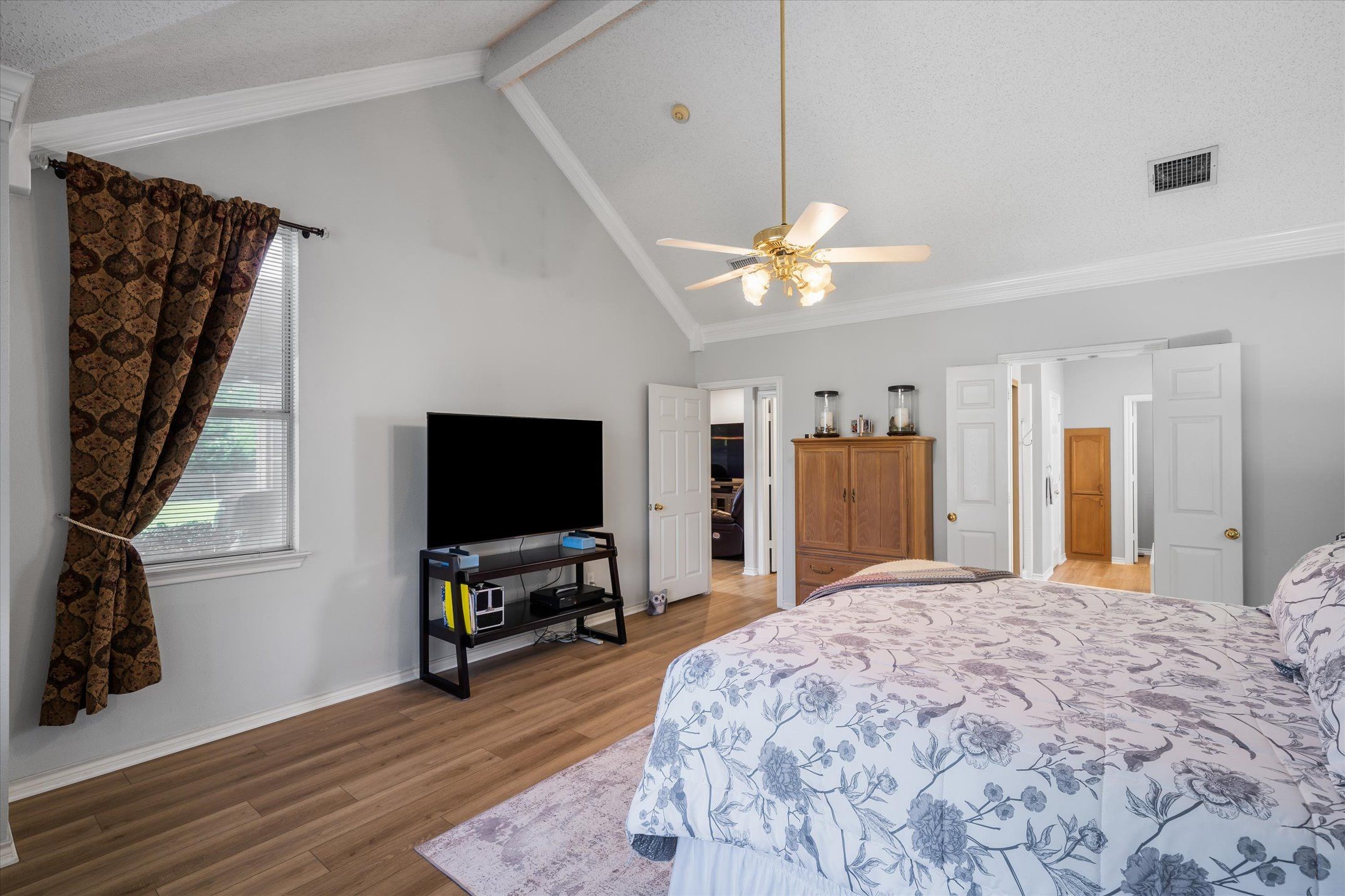 2113 Blackfoot Trail