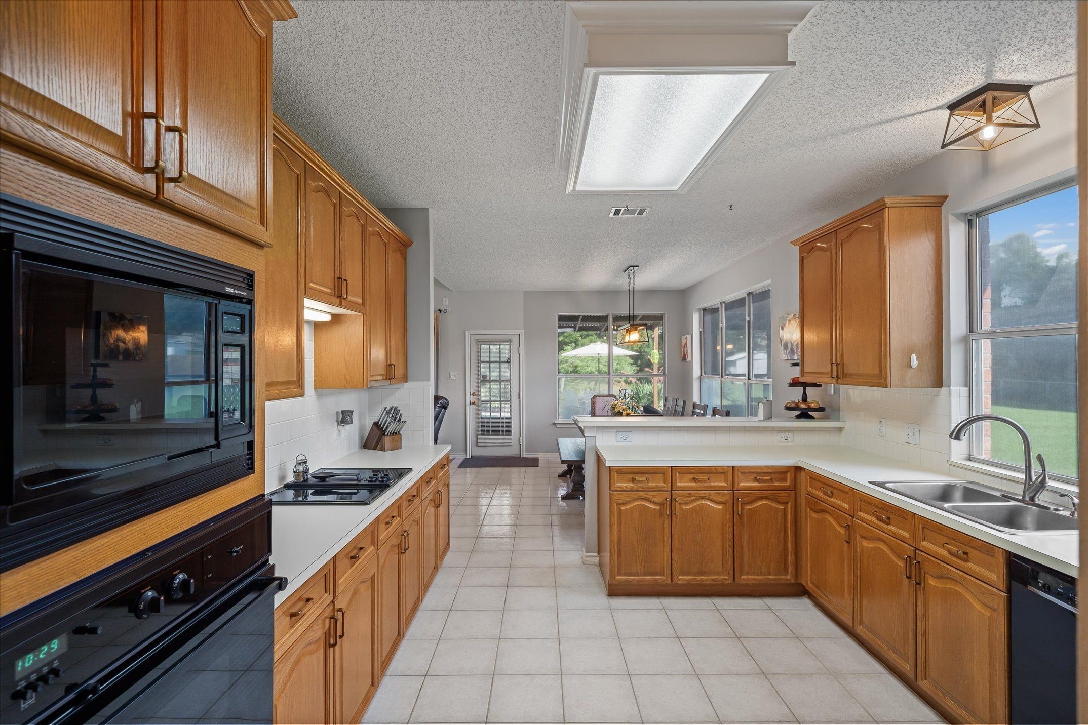 2113 Blackfoot Trail