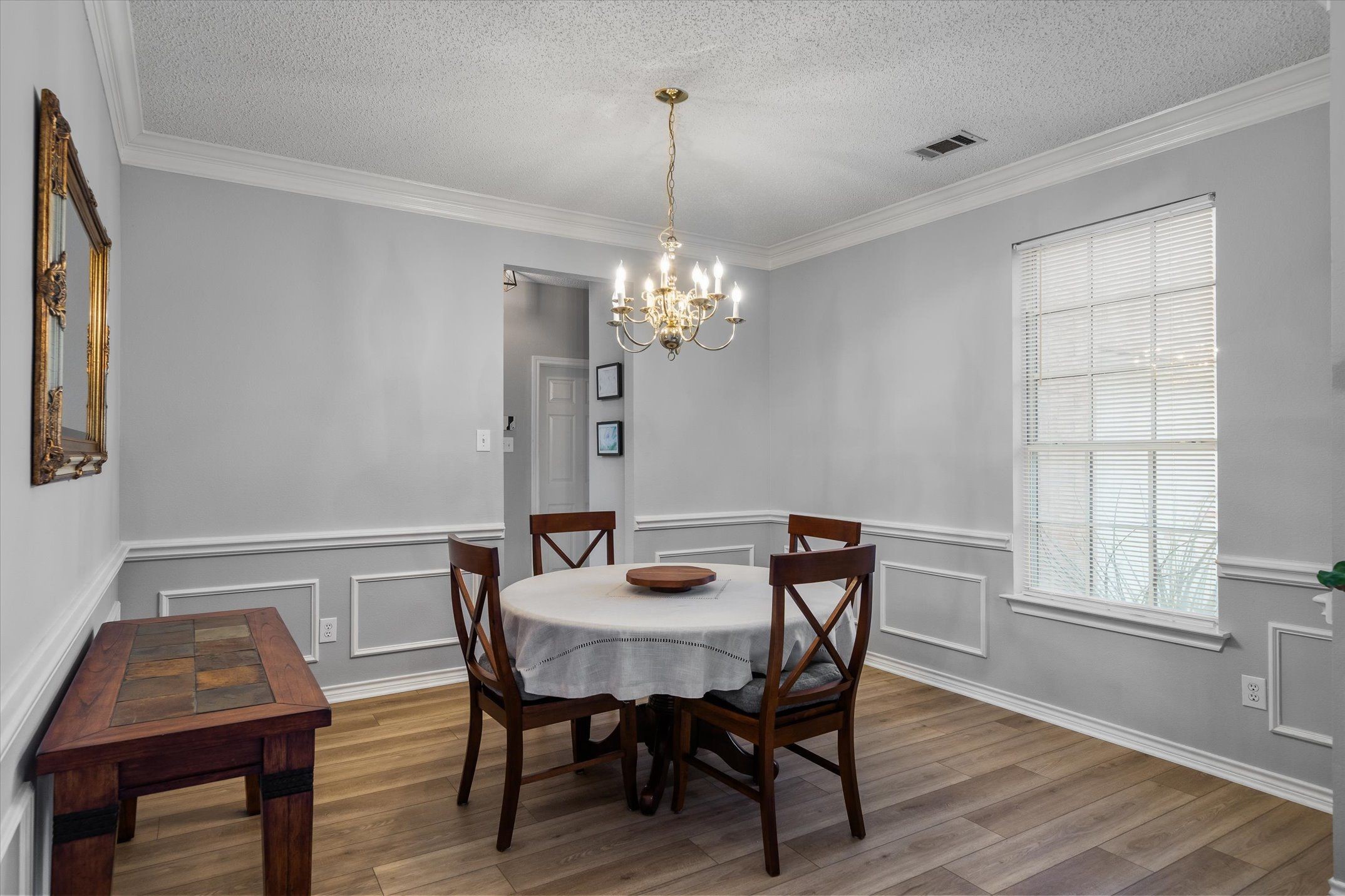 2113 Blackfoot Trail