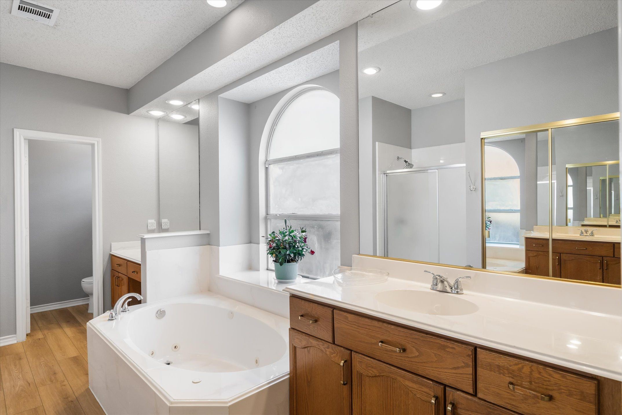 2113 Blackfoot Trail