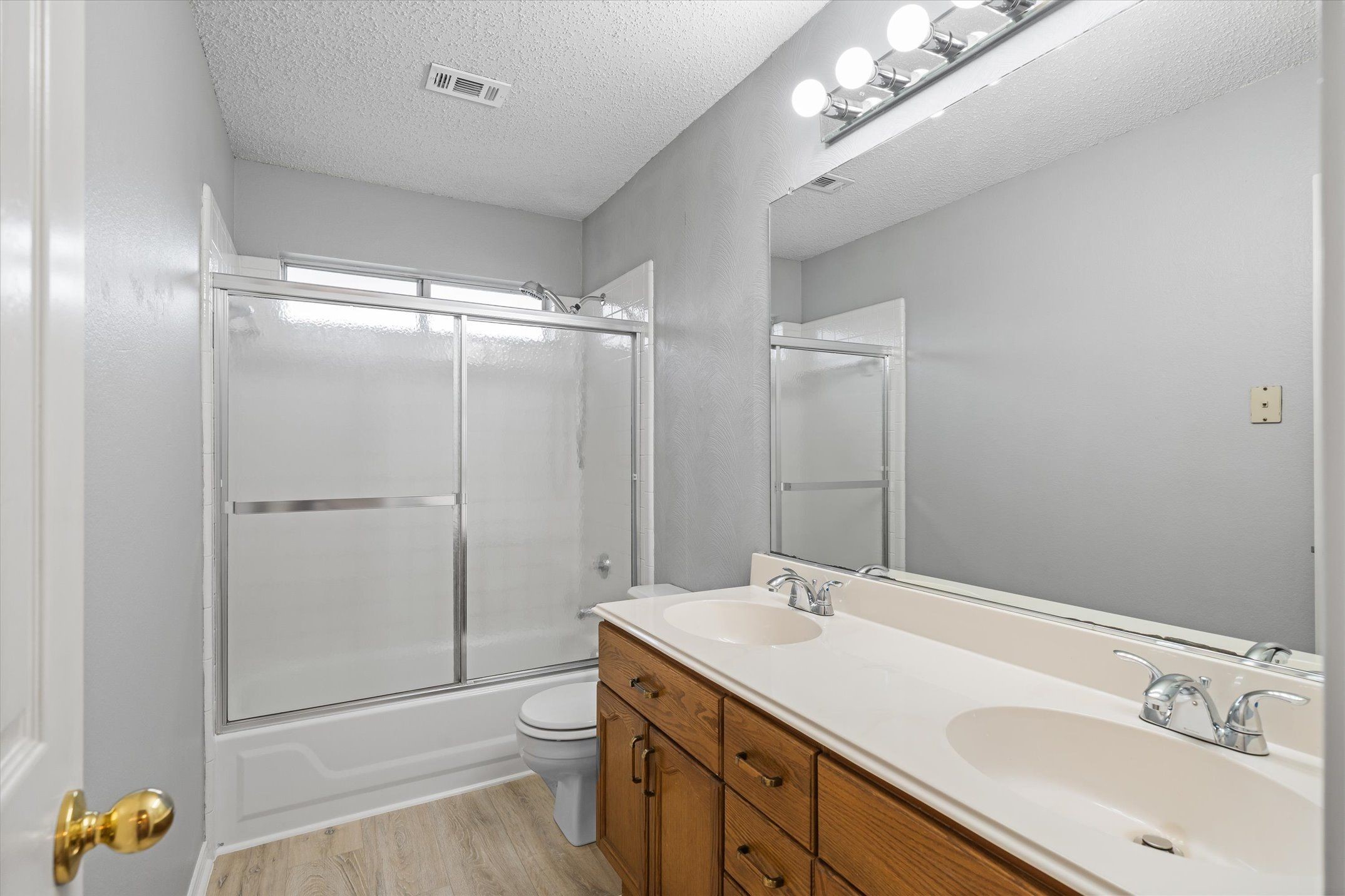 2113 Blackfoot Trail