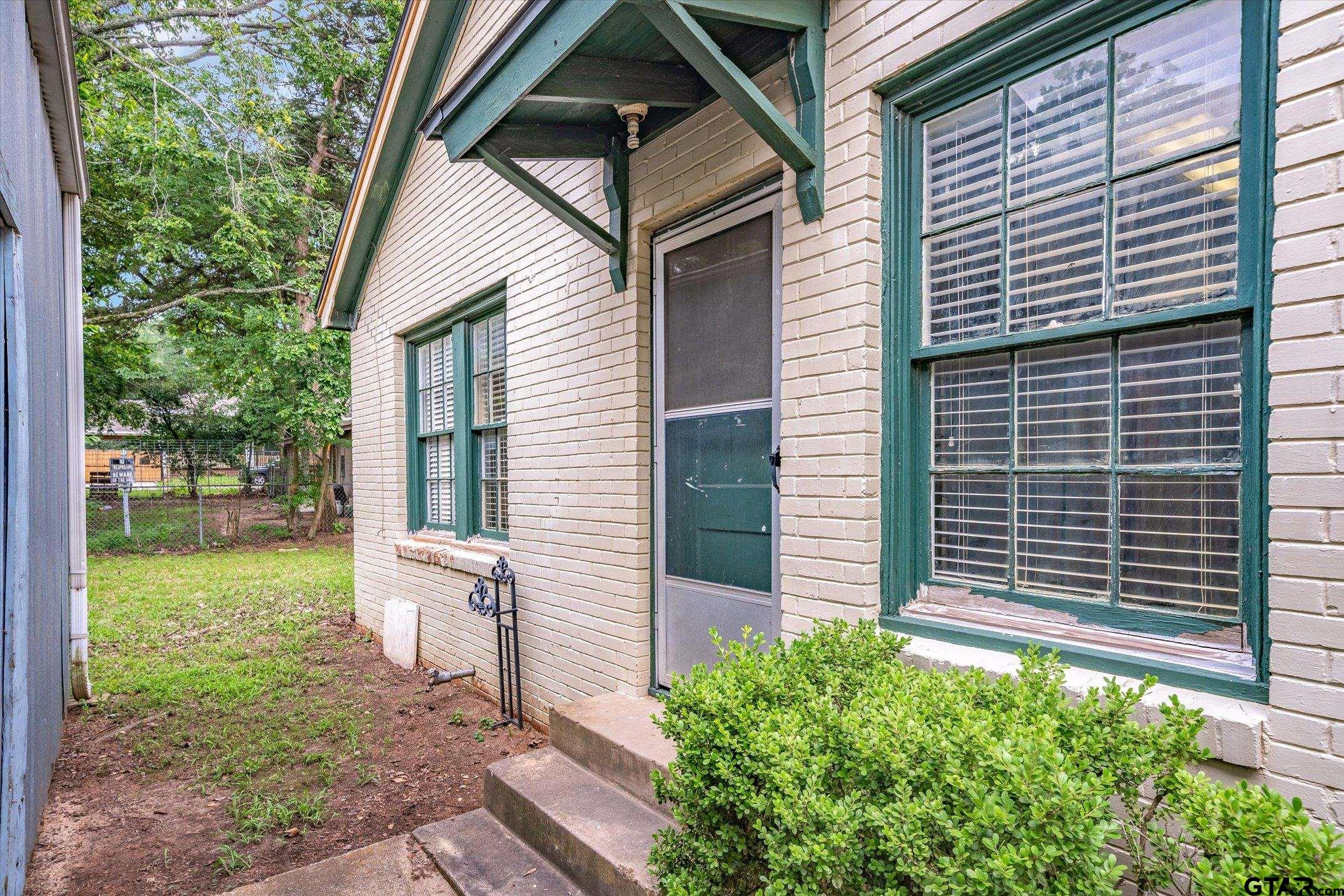 106 S College Street