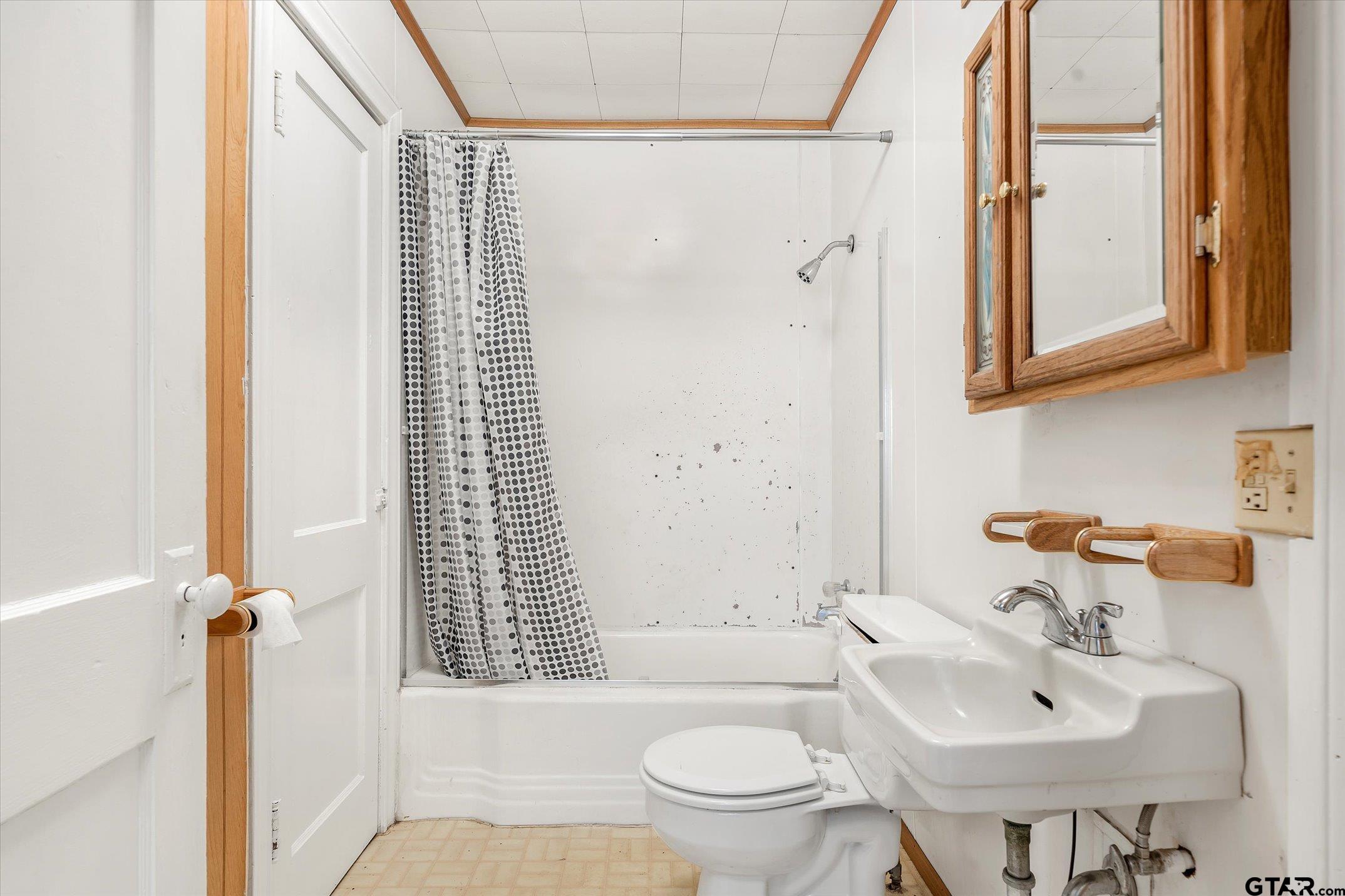 106 S College Street