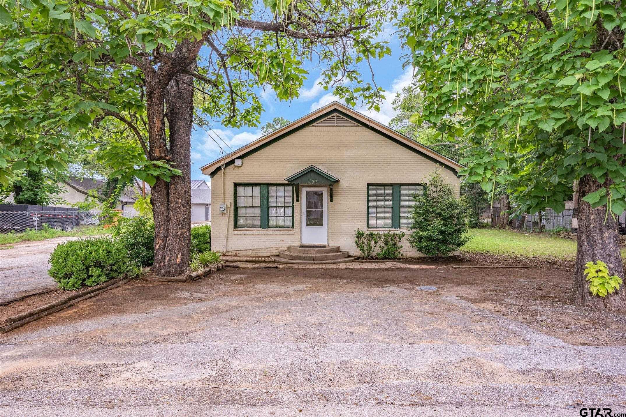 106 S College Street