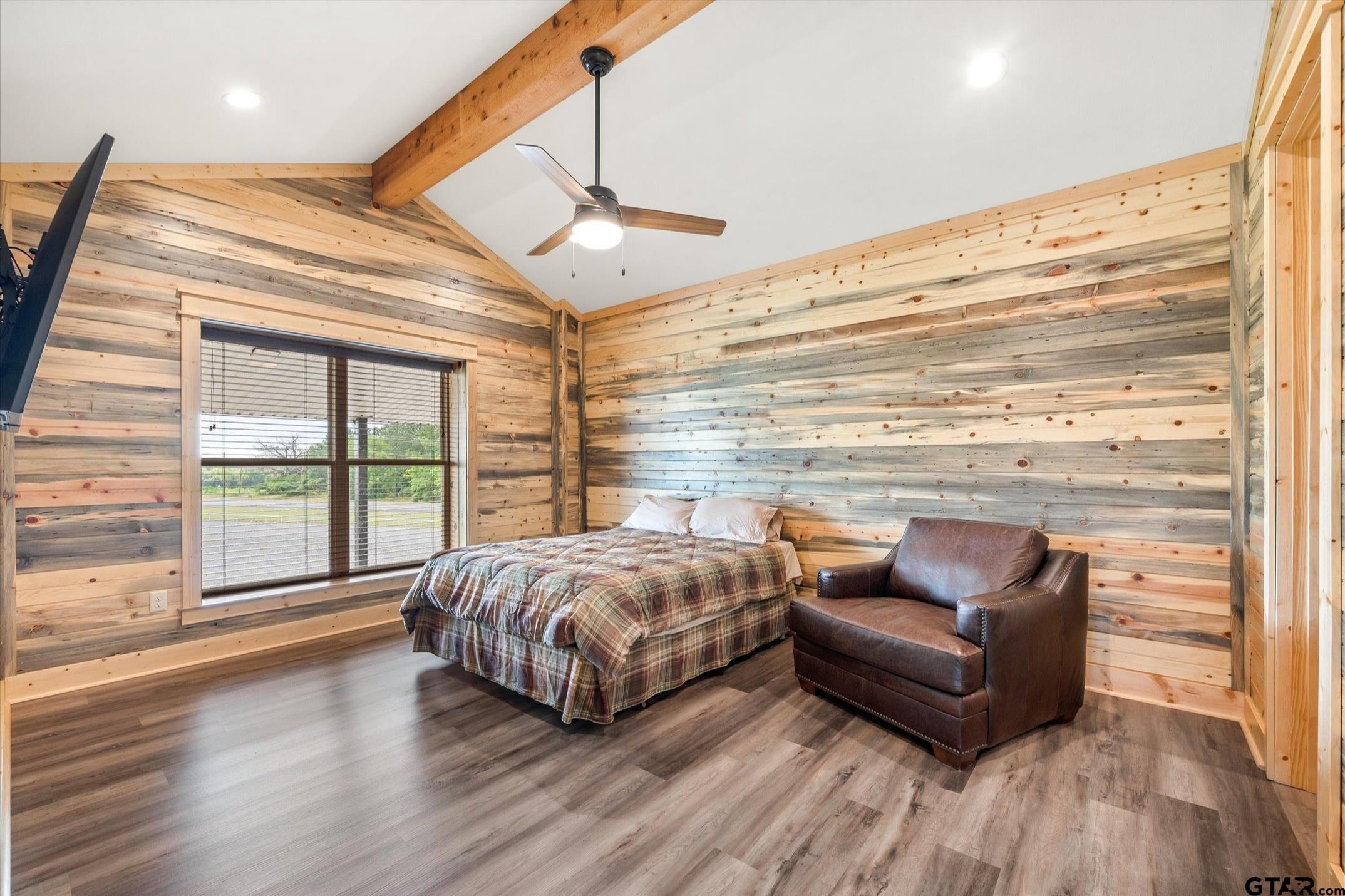 1547 E State Highway 204